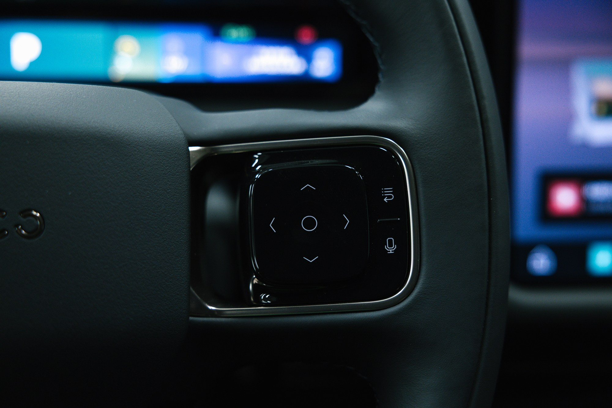 Lynk & Co 900 Ultra 2,0hyb 4WD AT (734 л. с.). Автосалон «Х-Авто»