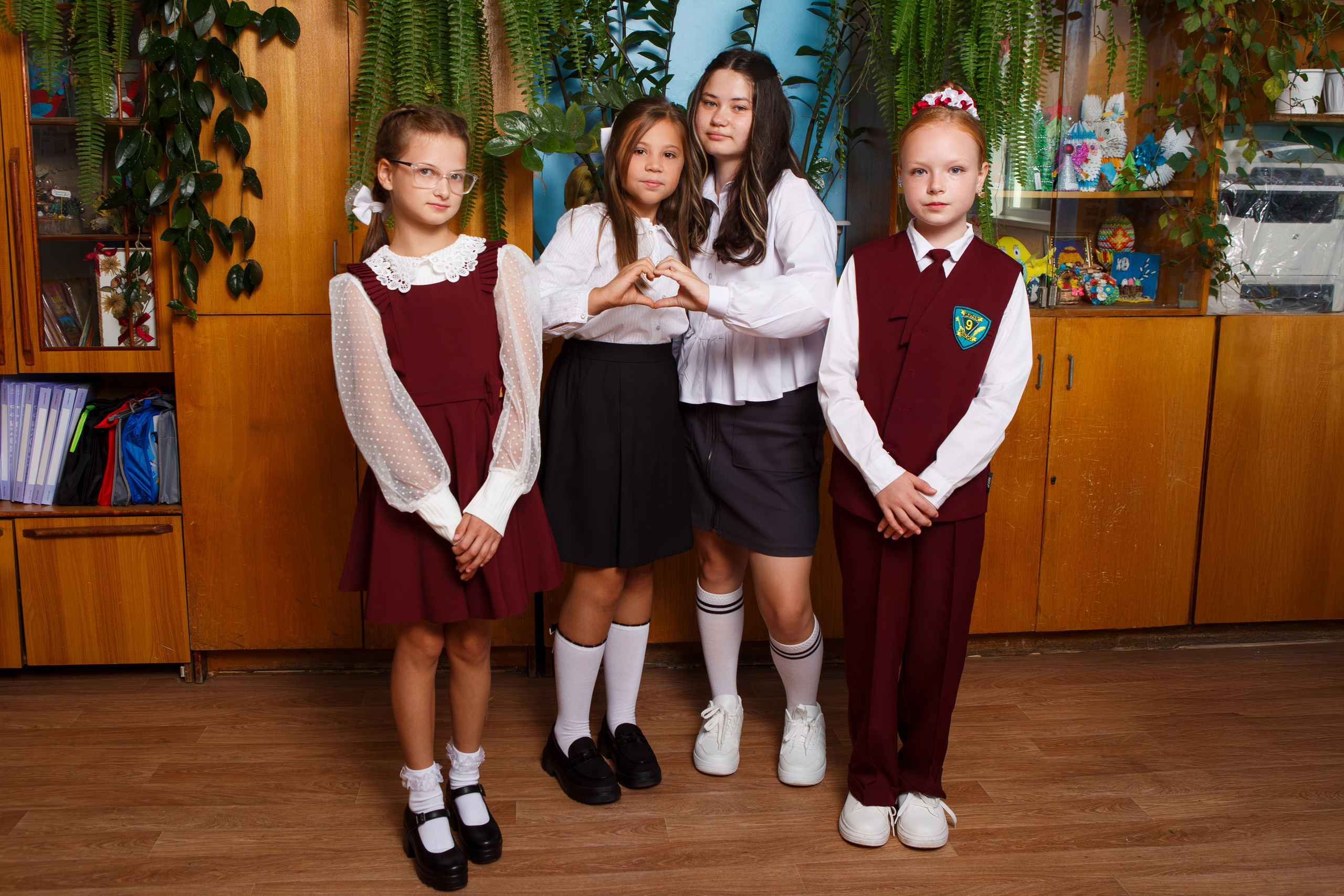 ШКОЛЬНАЯ ФОТОСЕССИЯ ДЛЯ 4 КЛАССА 9 ШКОЛА. ТВОЙ АЛЬБОМ / ТВОИ ПРАВИЛА