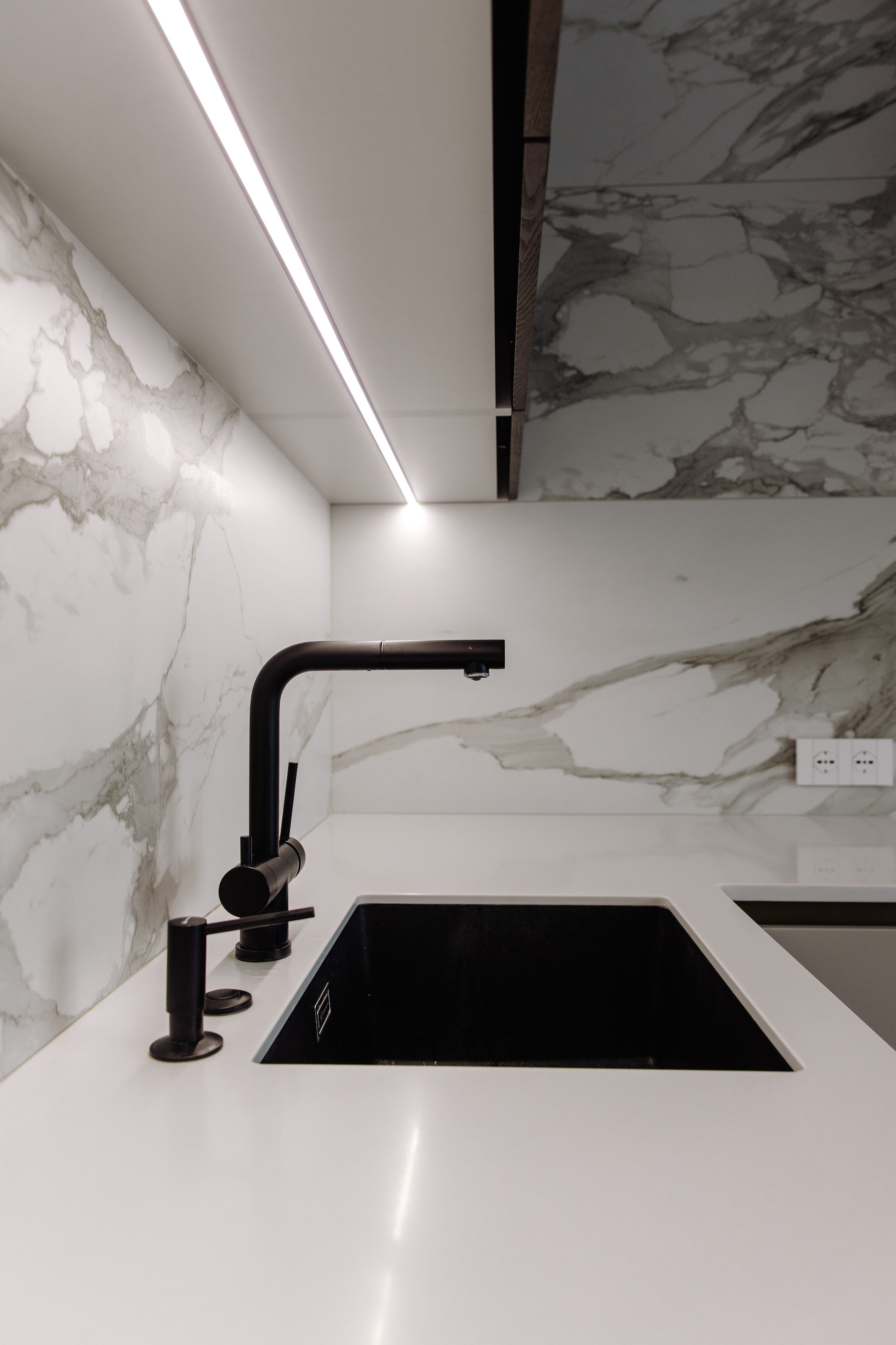 Кухня на заказ в Томске поселок Добрый | ГУДРУМ. ГУДРУМ — Мебель на заказ в Томске | Кухни | Шкафы | Стулья и Столы