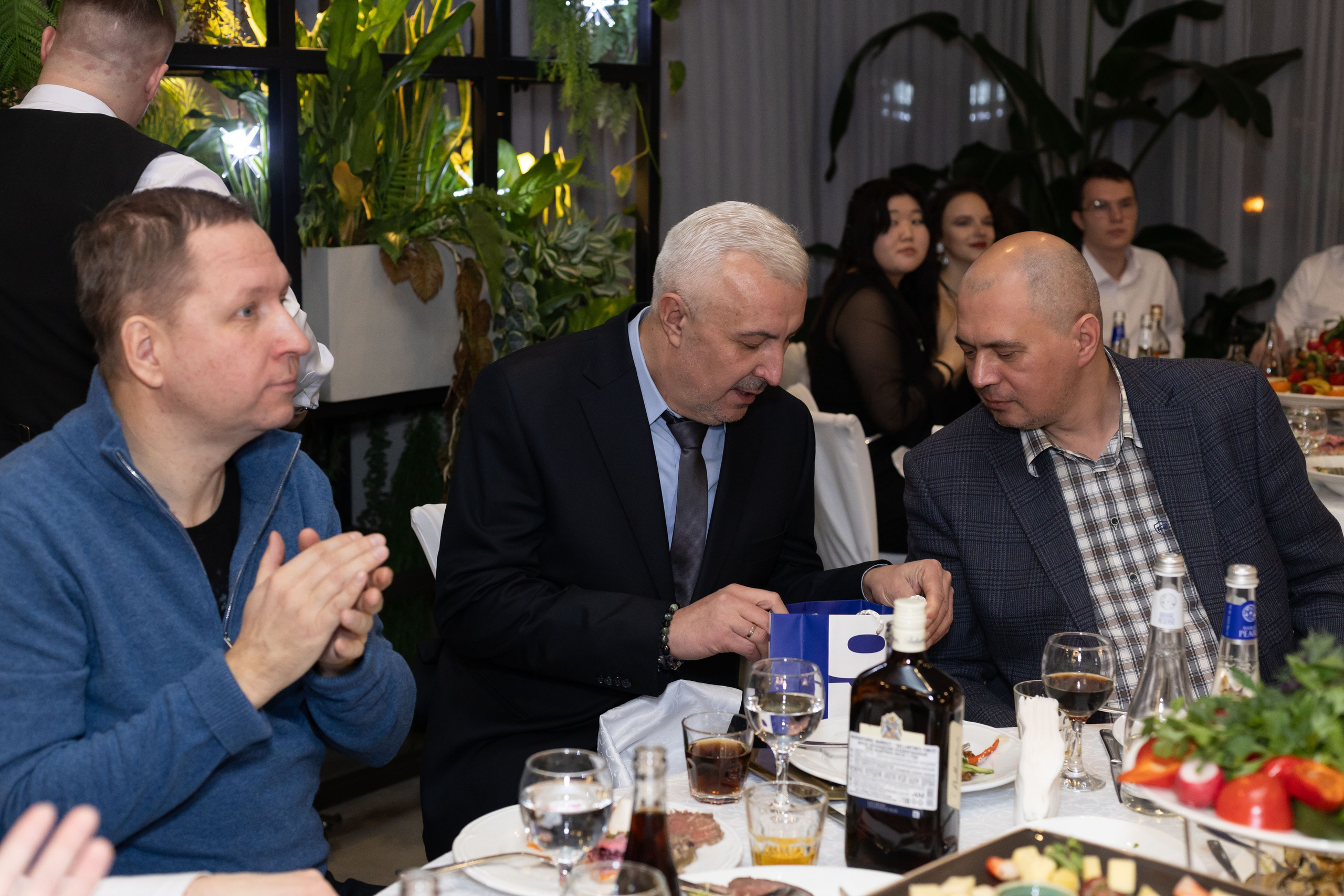 Корпоратив ресторан Времена года Москва. Семейный и детский фотограф Анна Петракова