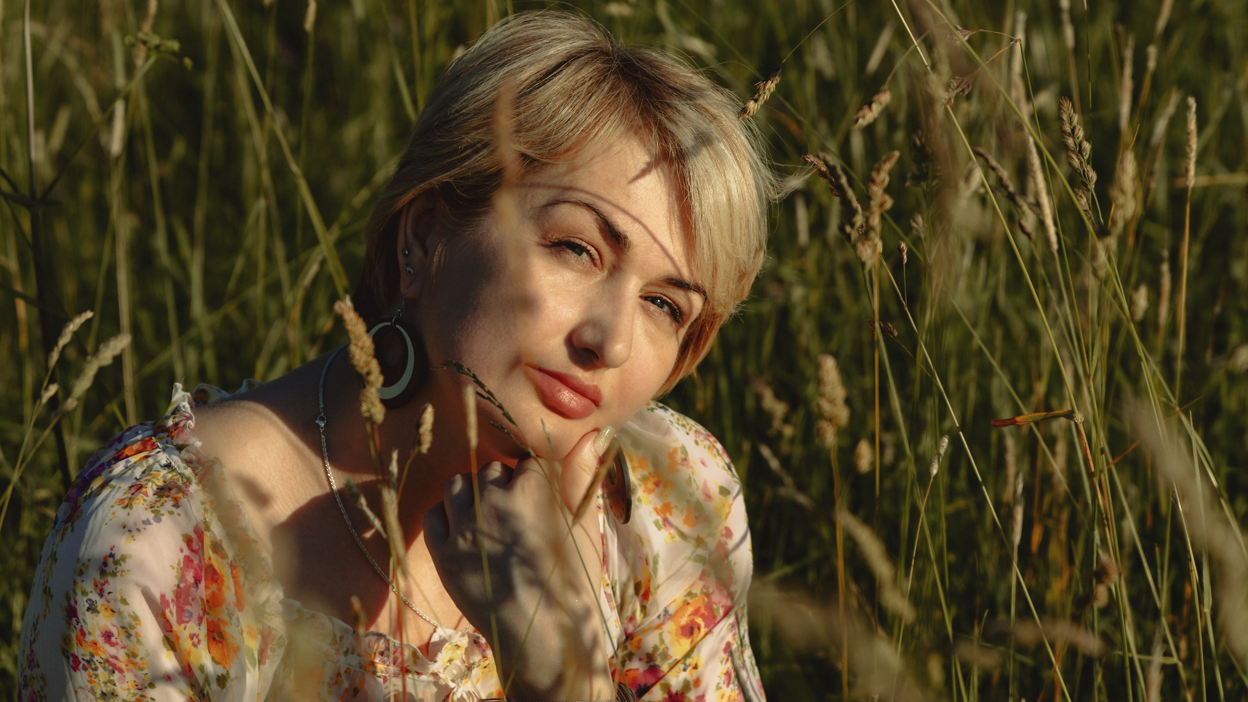 С Татьяной на прогулке. Свадебный и семейный фотограф в г. Волхов Алексей Кочерыжкин