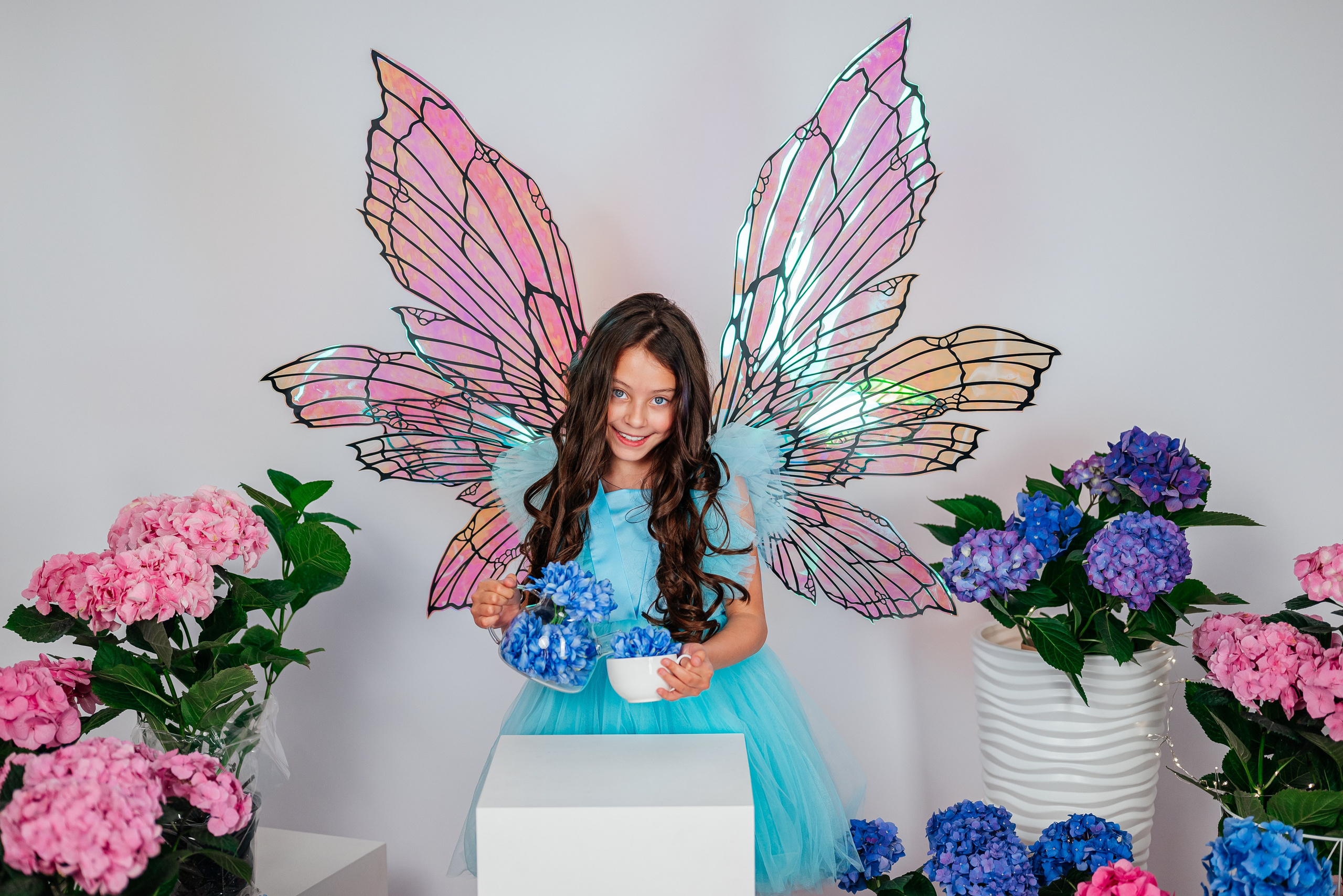 Вероника и гортензии. Семейный фотограф в Краснодаре