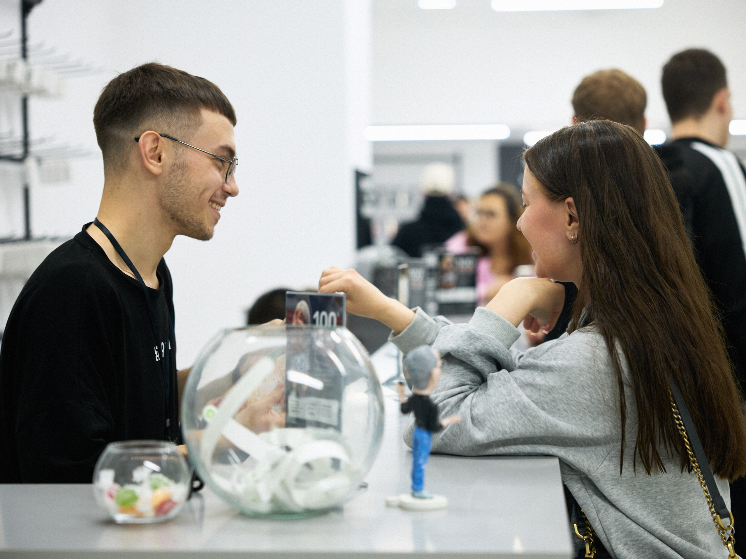 Открытие магазина техники 9:41. Фотограф Света Рыбакова