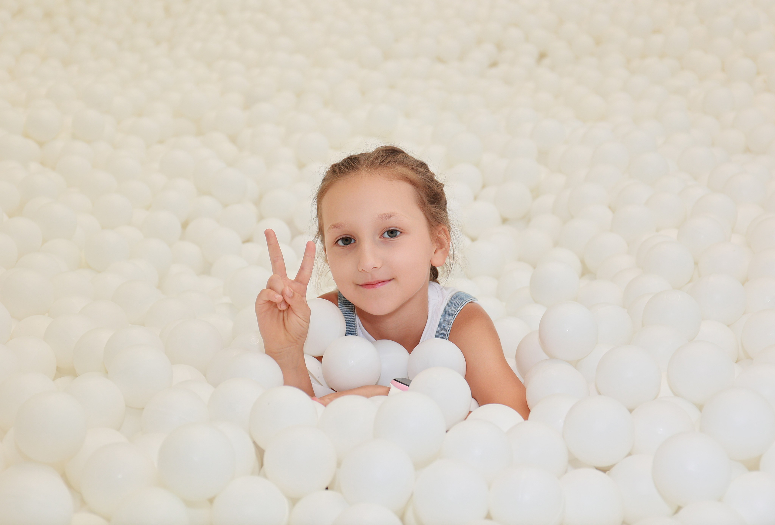 Сухой бассейн «Облака». Детский семейный фотограф Краснодар