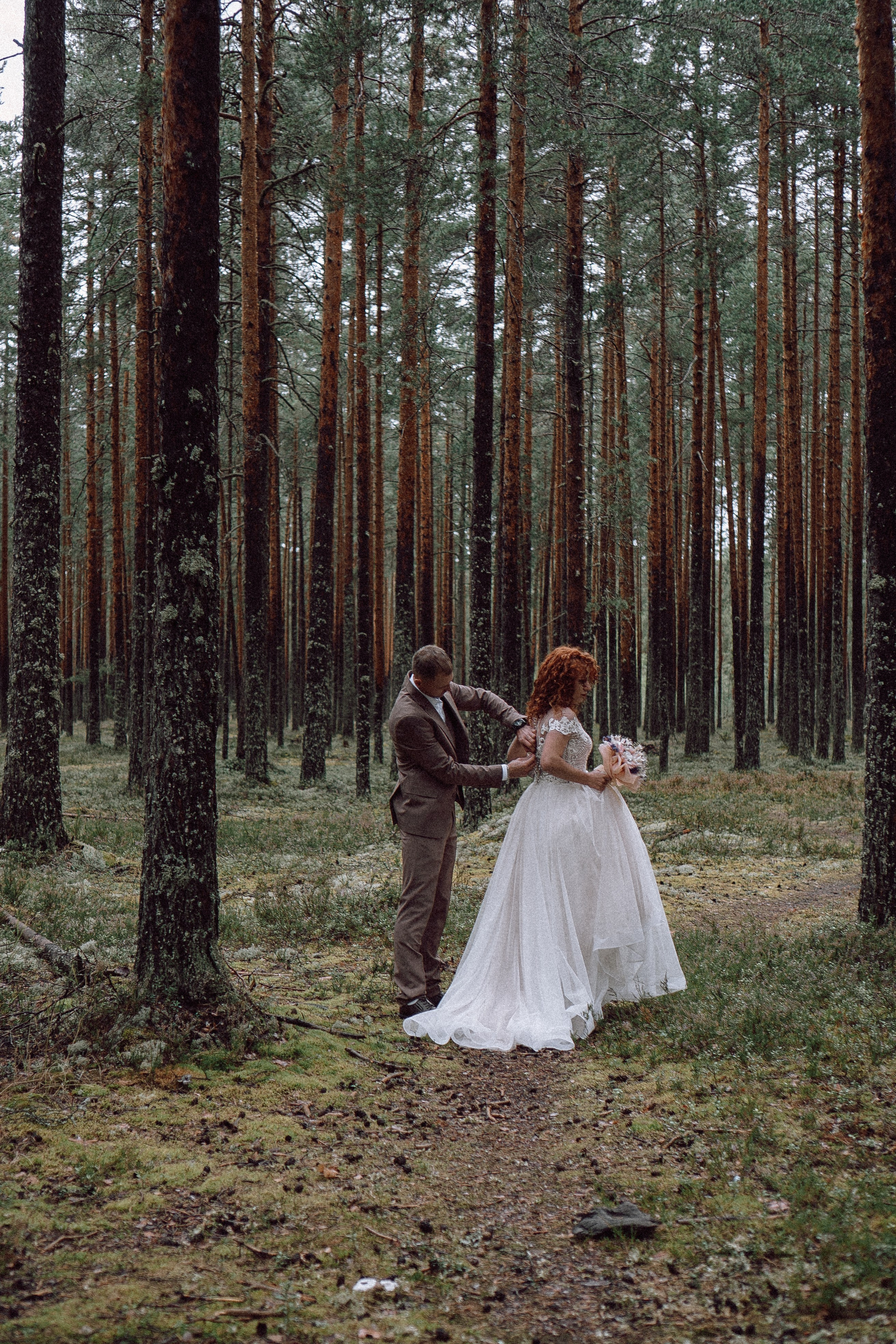 СВАДЕБНАЯ ФОТОСЕССИИЯ ПАРЫ В ГОРОДЕ ПРИОЗЕРСК В СОСНОВОМ ЛЕСУ И С ПИКАПОМ. Профессиональный фотограф, Санкт-Петербург — Виктория Богомолова
