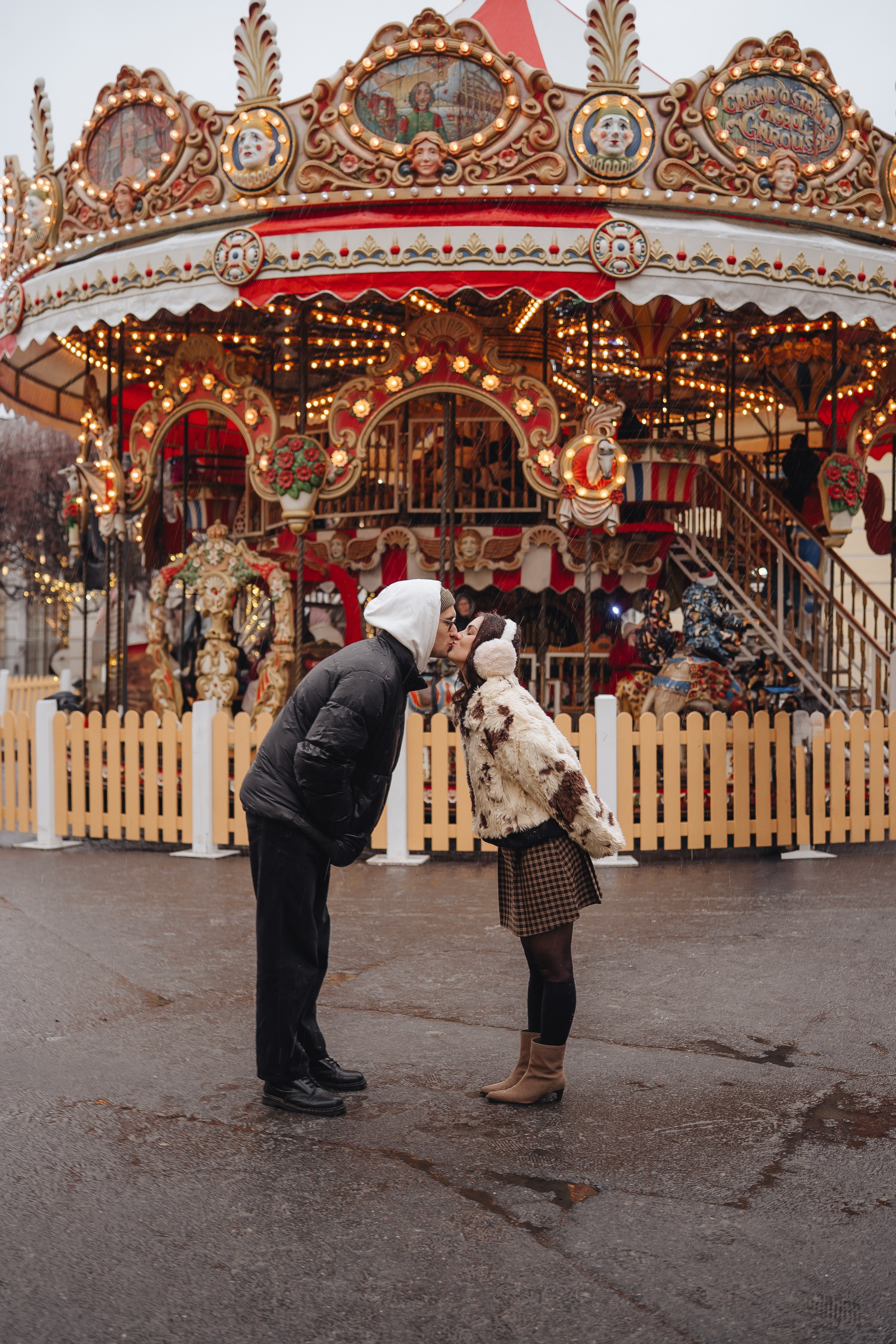 ПРОГУЛКА НА МАНЕЖНОЙ ПЛОЩАДИ ДЛЯ ДЕВУШКИ ПЕРЕД НОВЫМ ГОДОМ (НОВОГОДНЯЯ ФОТОСЕССИИЯ НА МАНЕЖНОЙ ПЛОЩАДИ). Профессиональный фотограф, Санкт-Петербург — Виктория Богомолова