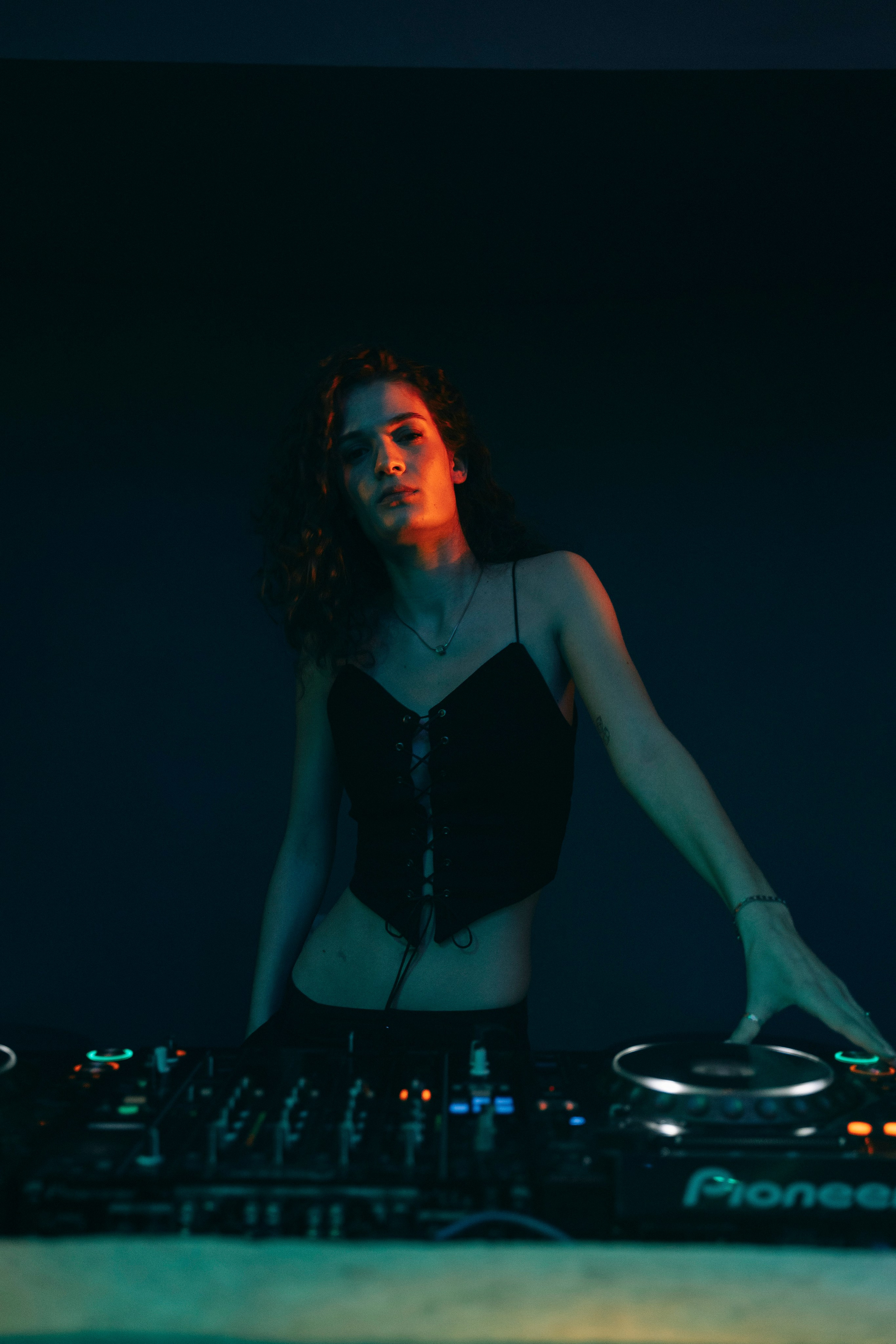 TONES. NIGHT VISION ФОТОГРАФЫ И ВИДЕОГРАФЫ СПБ