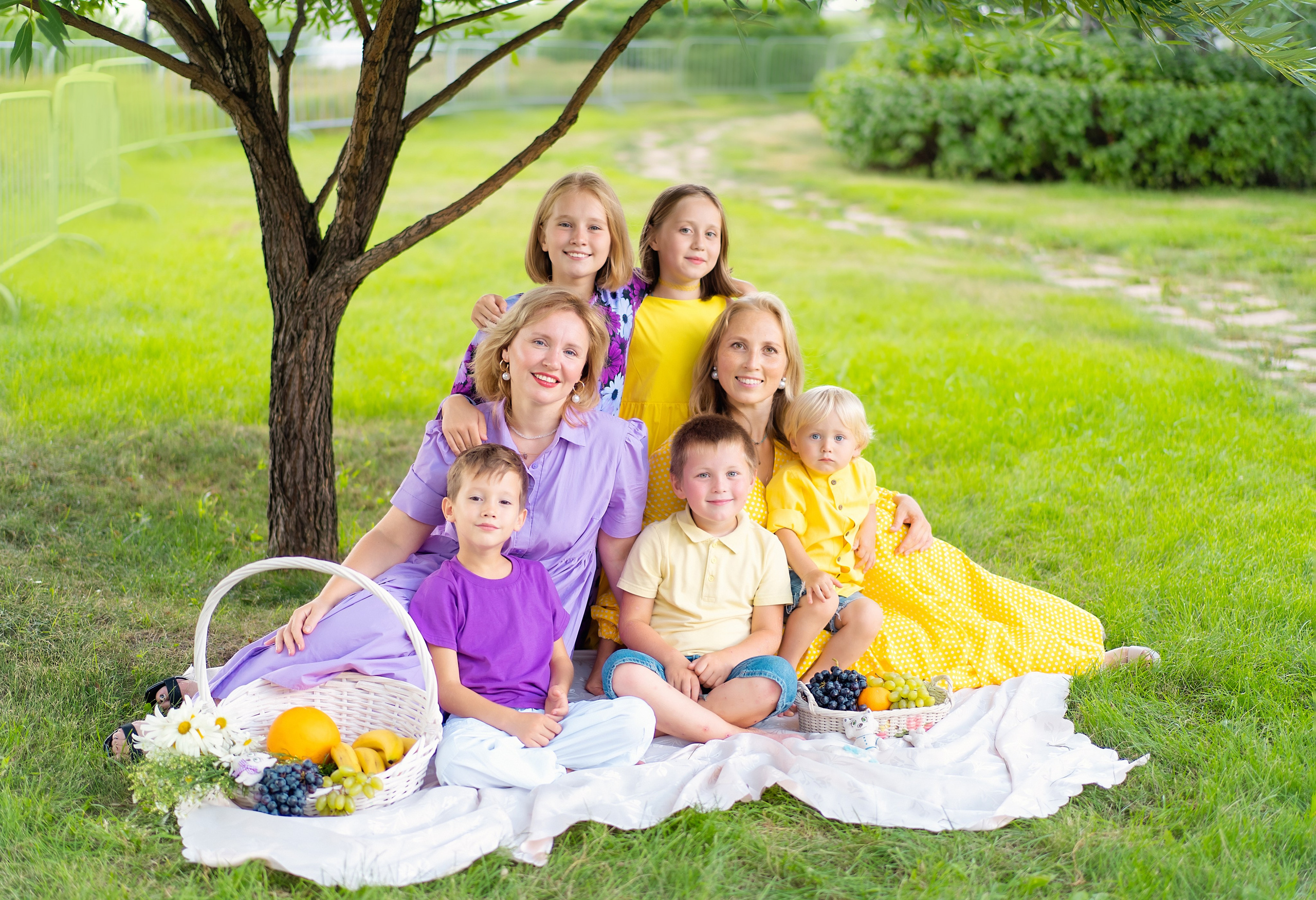 Регина и Марина с детками. Семейный и женский фотограф. Видеомейкер в Новосибирске