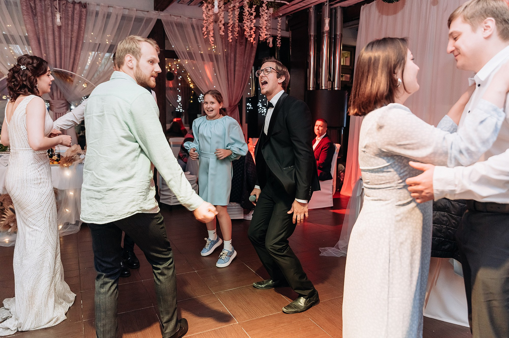 Денис и Екатерина ВДНХ. Свадебный фотограф в Дубне Алексей Фонарёв