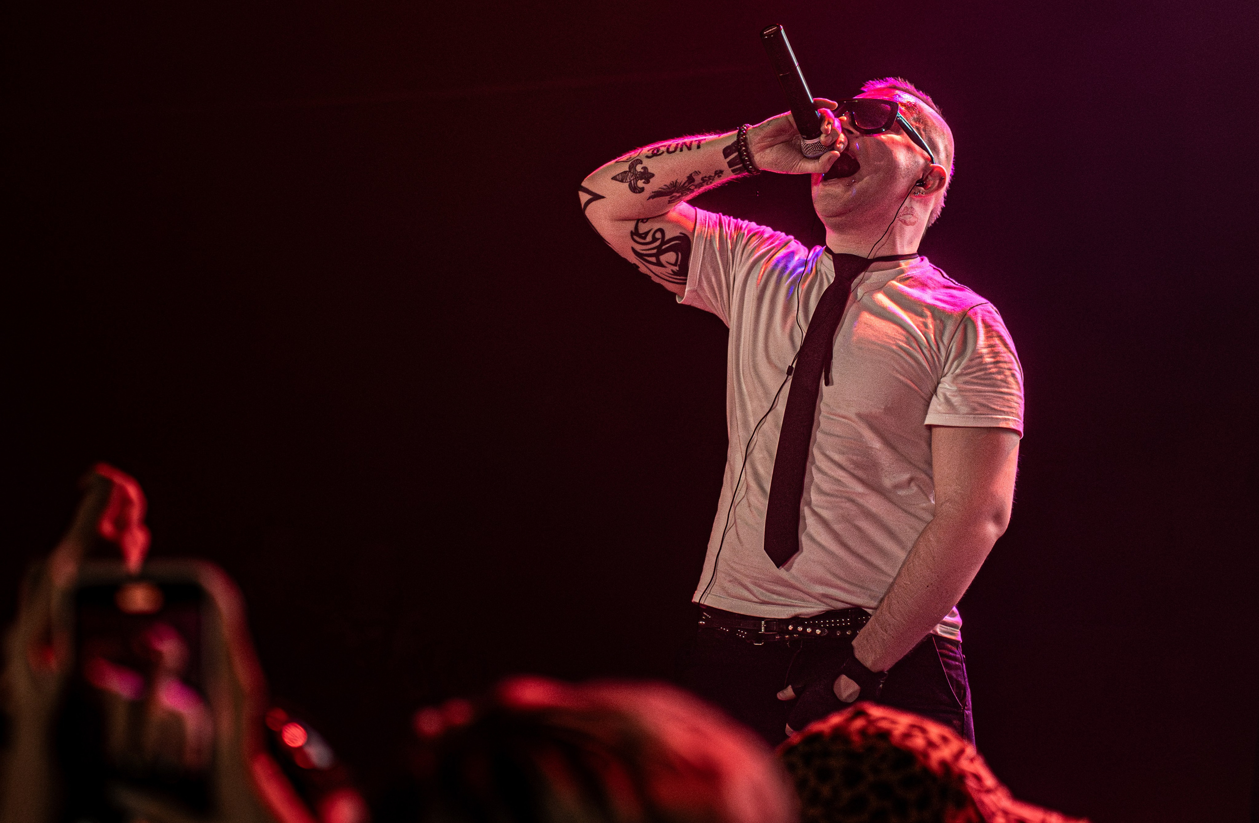 Huzzy b 29.12.2025. Коммерческий и художественный фотограф и видеограф в Москве Арсений Тургенев