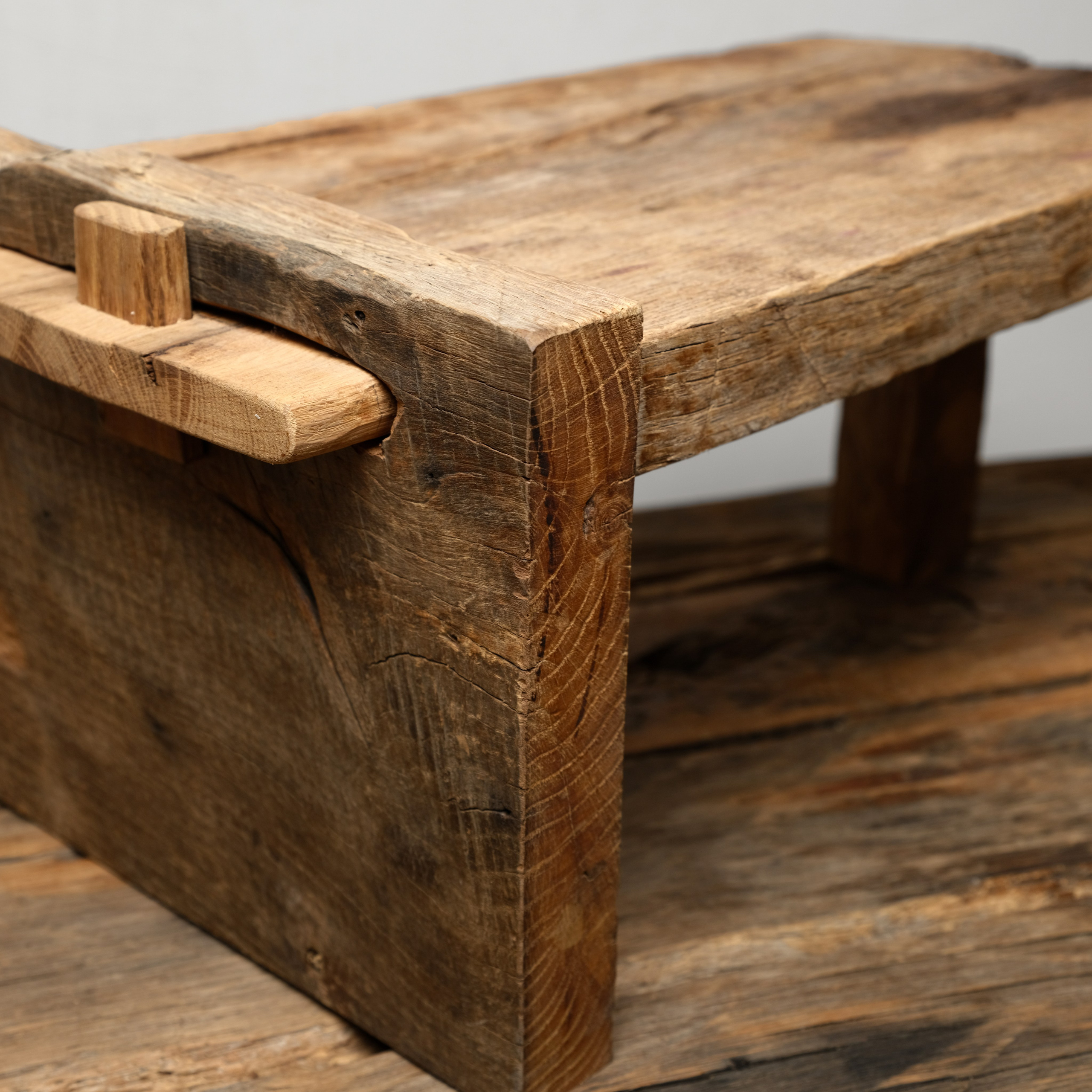 Кофейный столик 22.000. Комплект контора