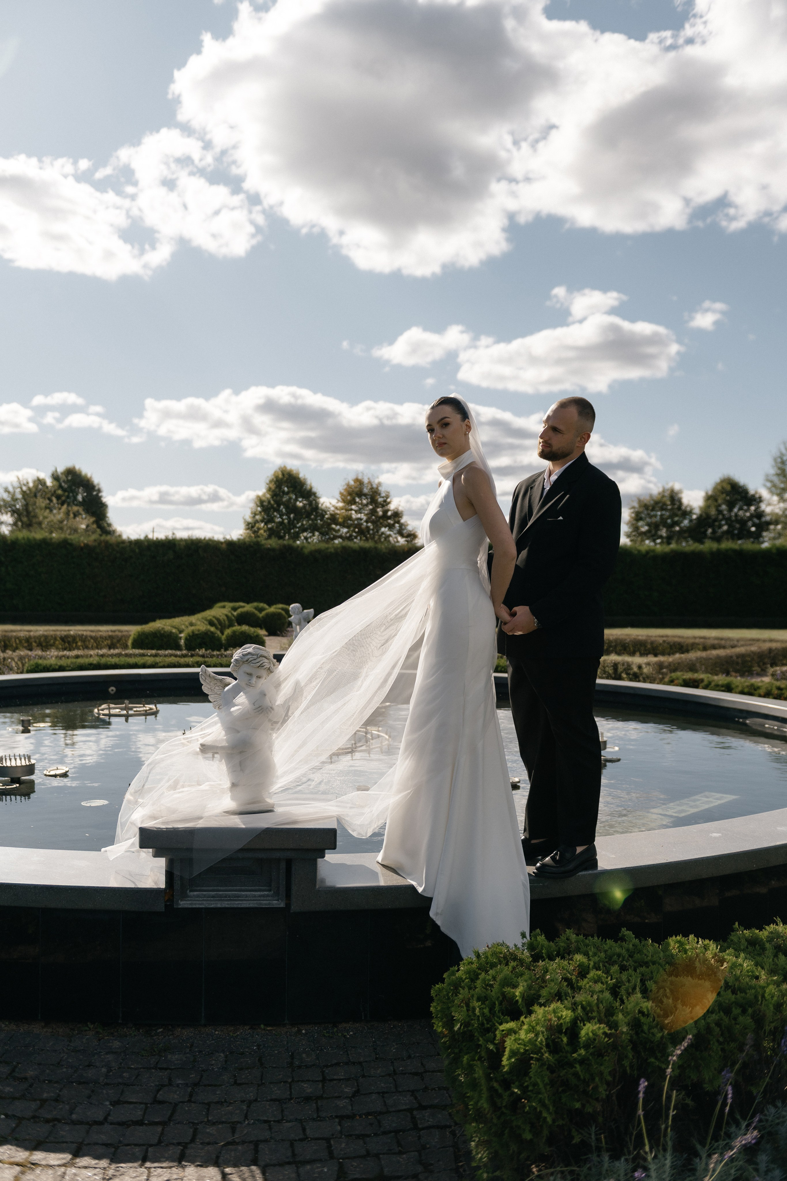 Wedding day in VERSAL PARK. Wedding PHOTOGRAPHER Andrew Vnukov