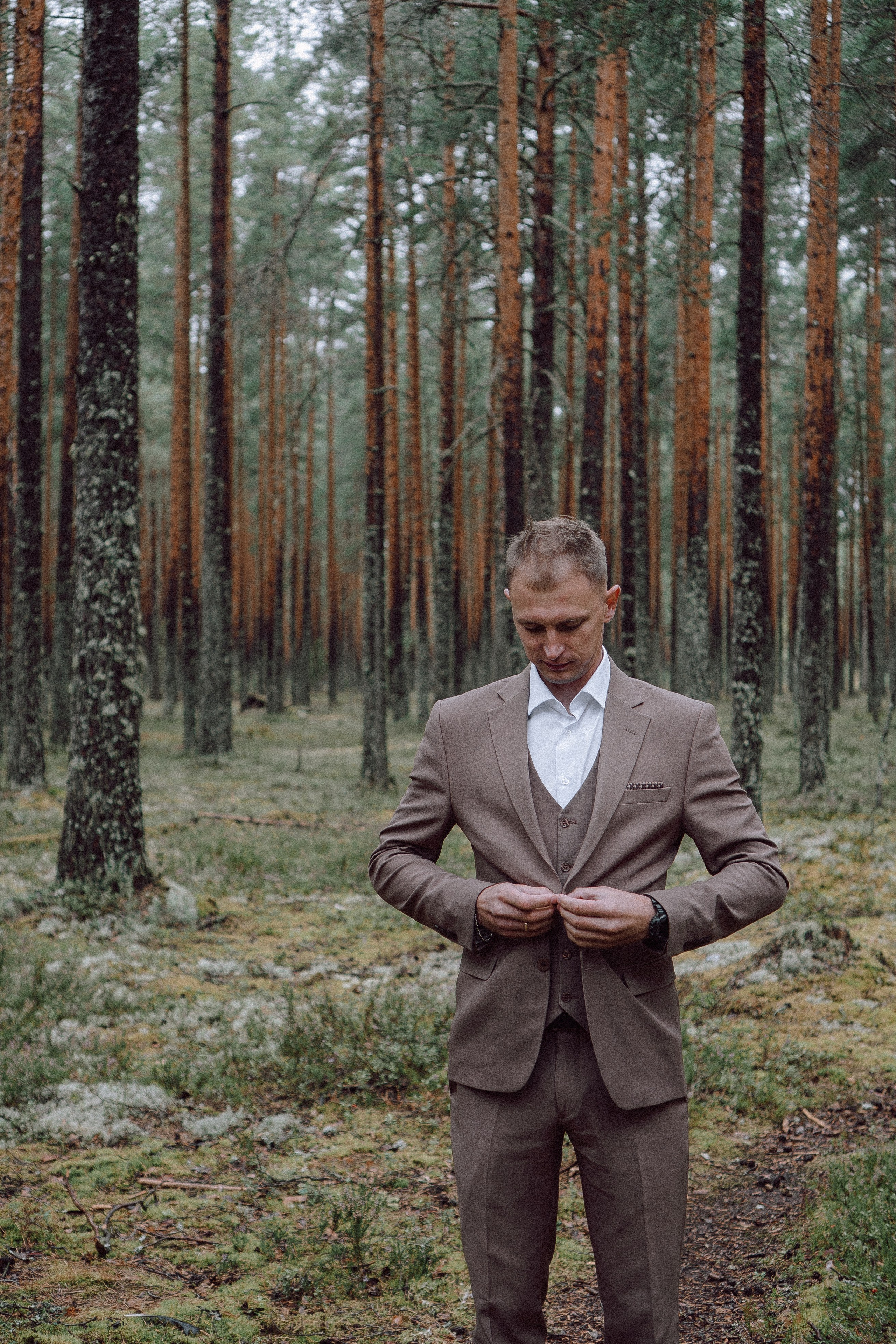 СВАДЕБНАЯ ФОТОСЕССИИЯ ПАРЫ В ГОРОДЕ ПРИОЗЕРСК В СОСНОВОМ ЛЕСУ И С ПИКАПОМ. Профессиональный фотограф, Санкт-Петербург — Виктория Богомолова