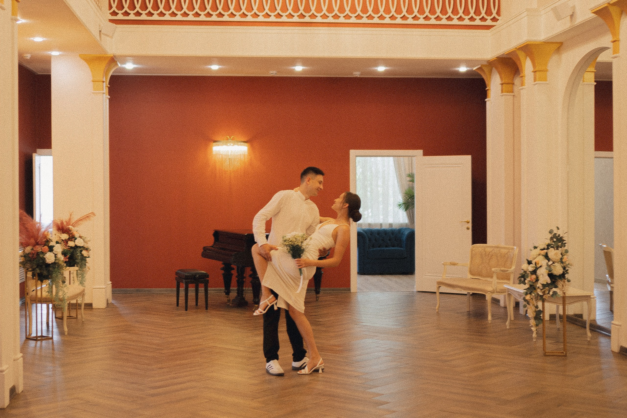 СВАДЕБНАЯ ФОТОСЕСИСИЯ В МЕТРО И ВОЗЛЕ ИСАКИЕВСКОГО СОБОРА В ДОЖДЬ. Профессиональный фотограф, Санкт-Петербург — Виктория Богомолова