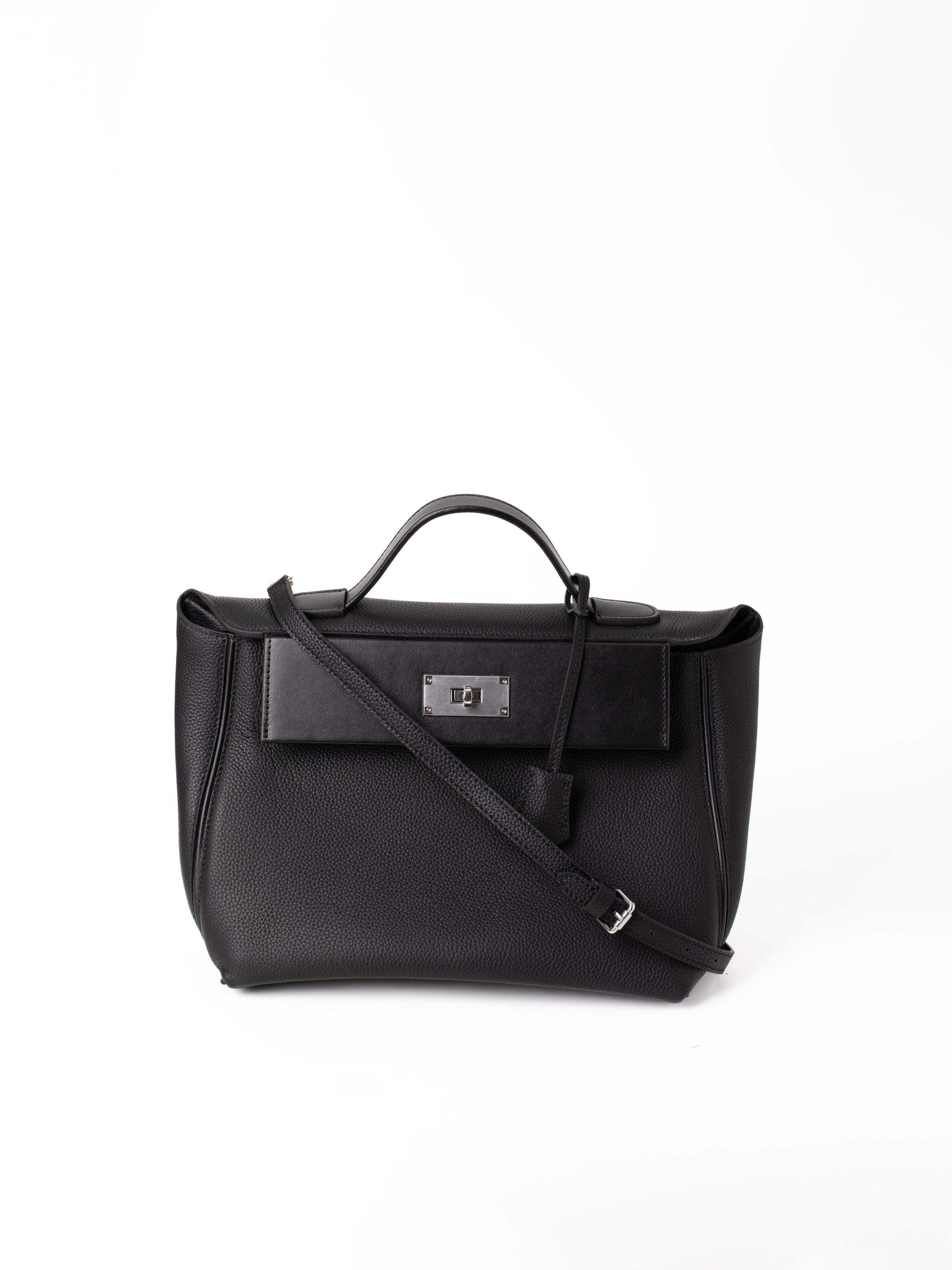 Женские сумки. Фотостудия предметной и модельной съёмки для маркетплейсов