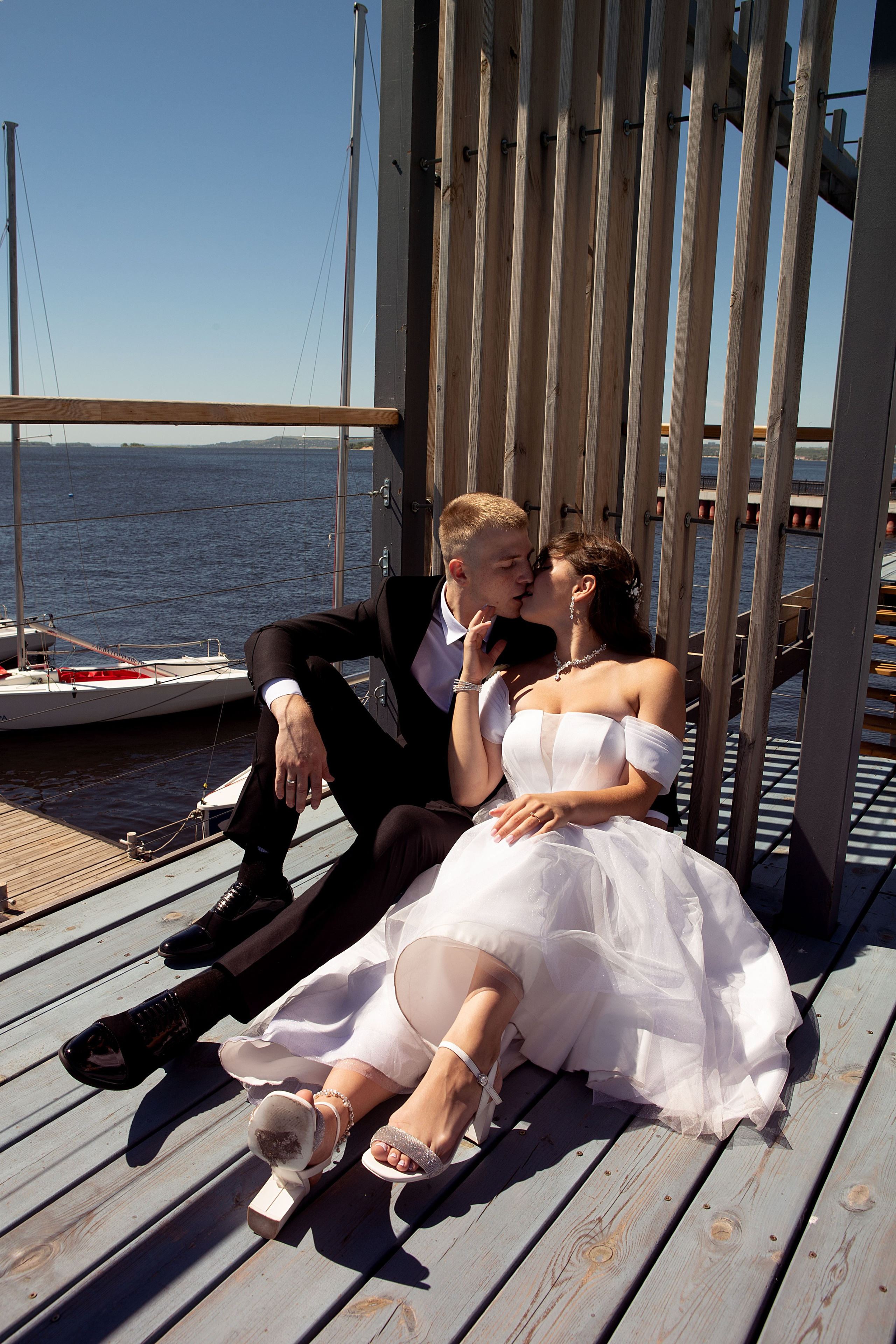 Свадебная фотосессия на пироне: Дарья и Артём. Свадебный и предметный фотограф Ренат Каламперов