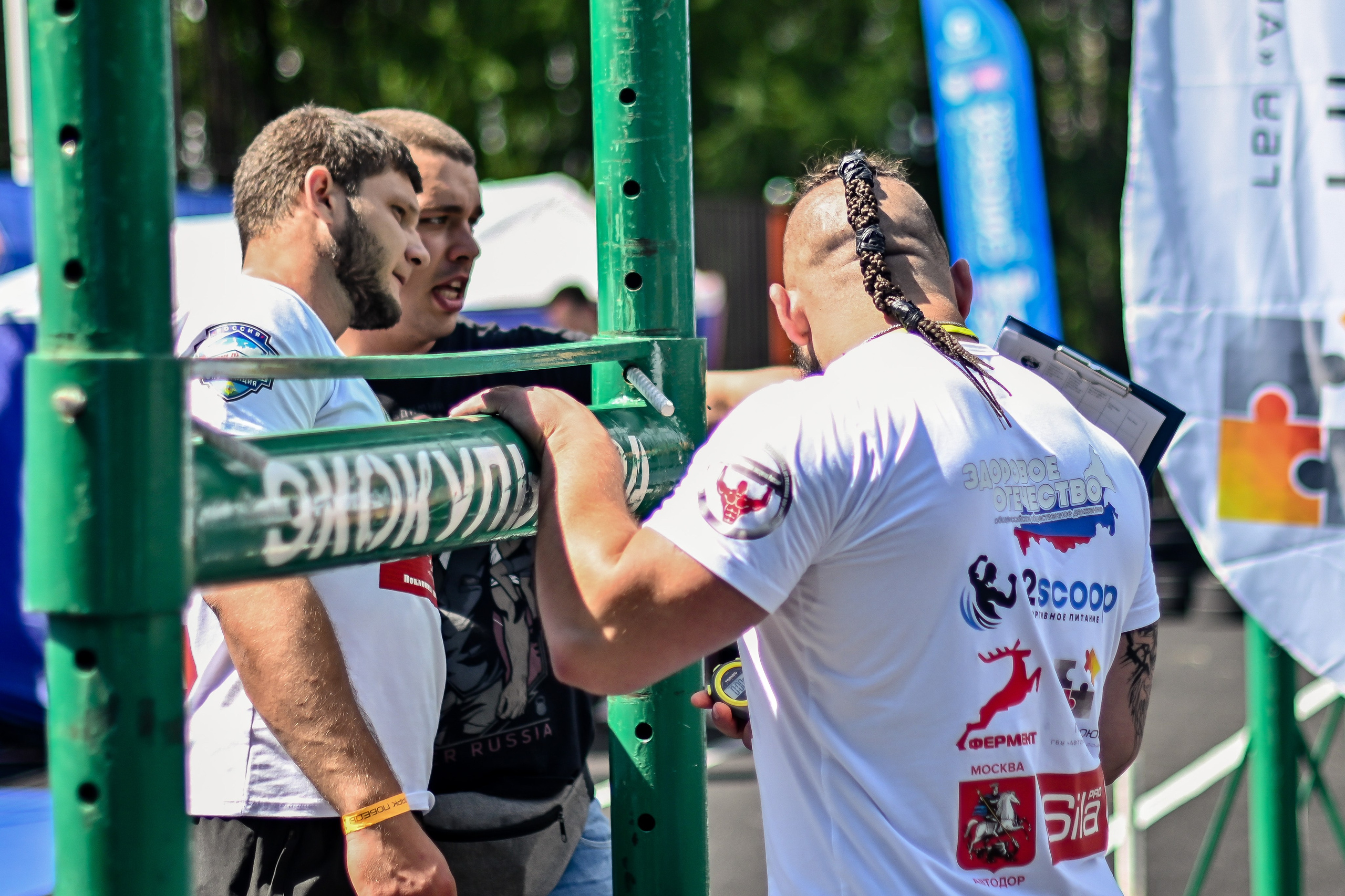 СТРОНГ. Фотограф для бизнесконтента, репортажей и семейного альбома в Москве