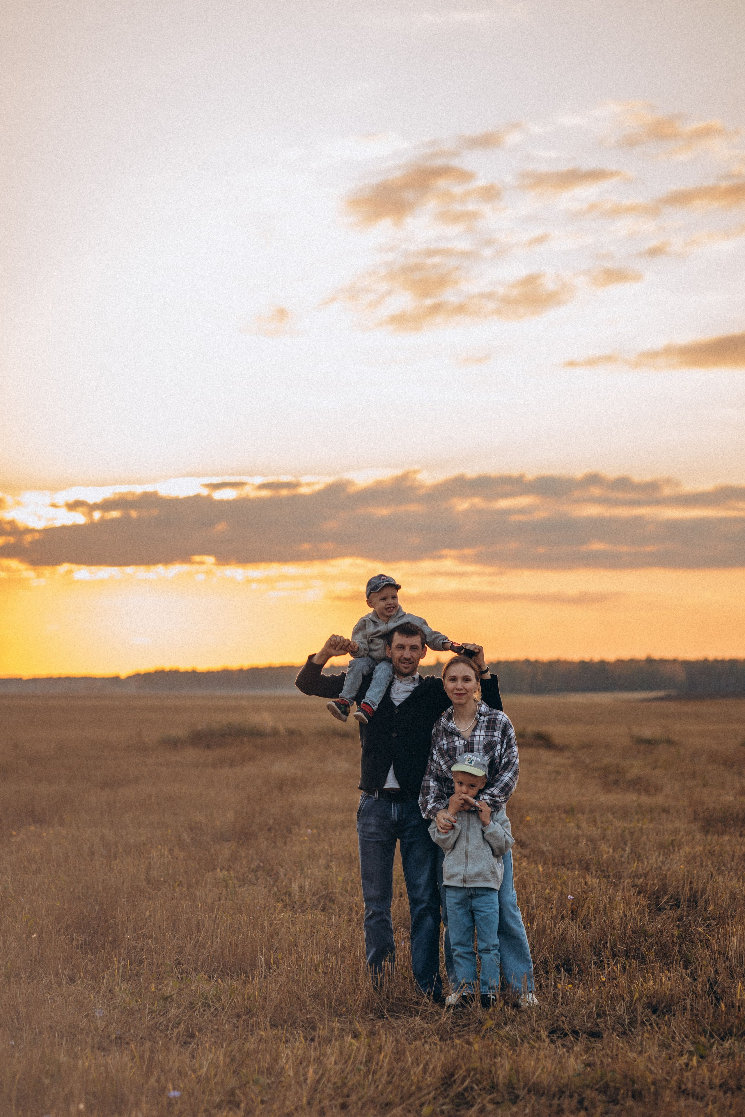 Семья Сенных. Семейный фотограф Нижневартовск Тюмень Ефимова Ирина