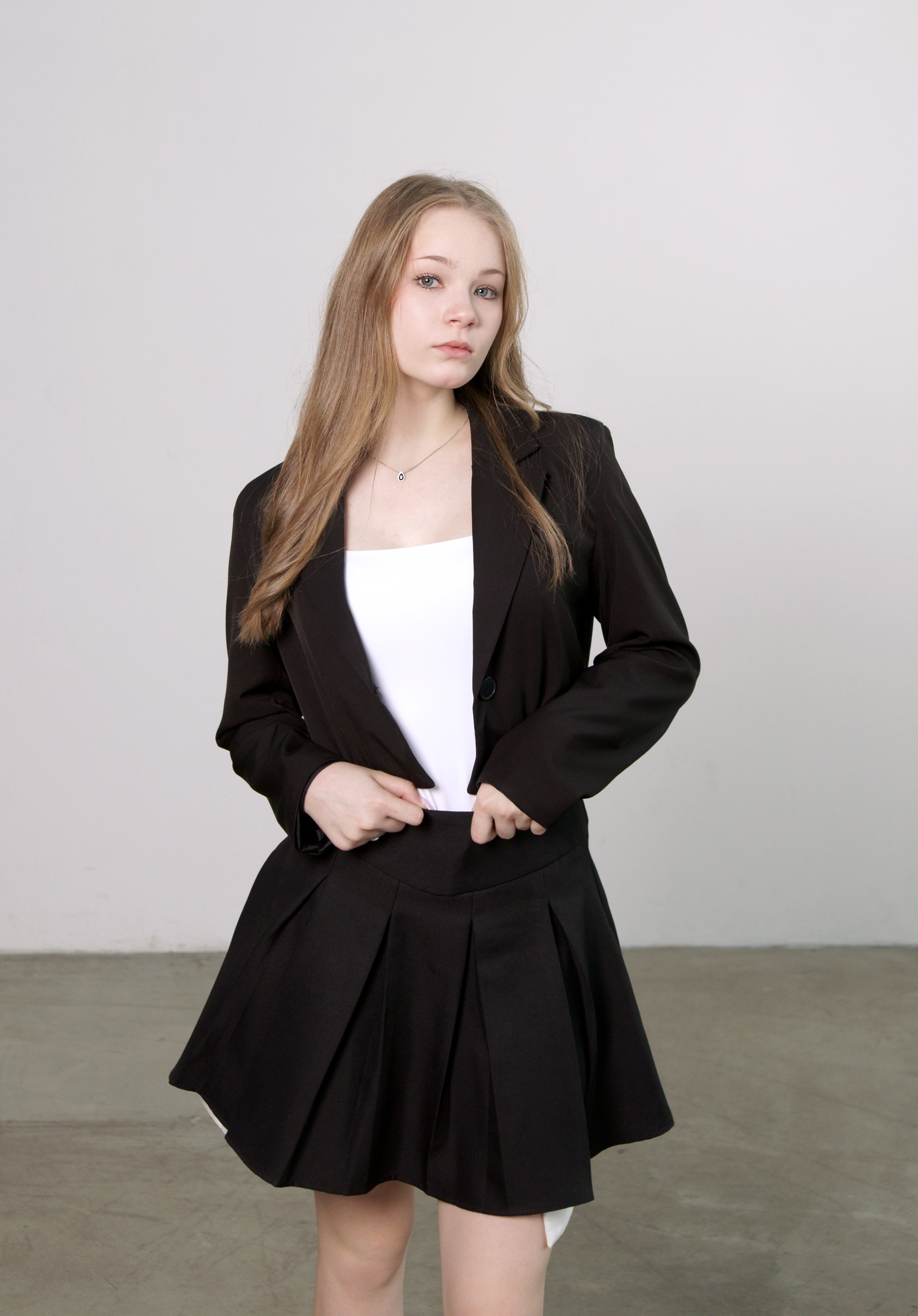 Студийная фотосессия выпускников 9,11 классов в Иркутске