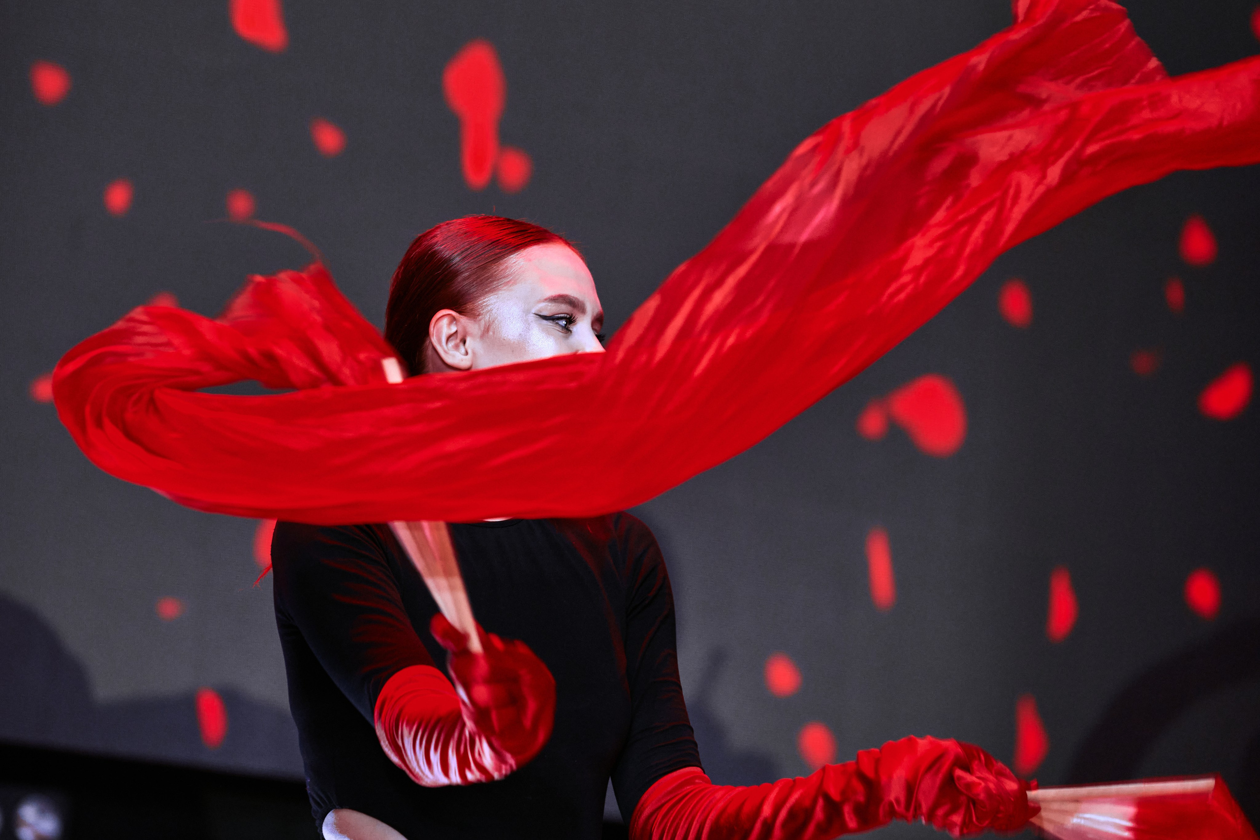 Гала-концерт «Студенческая весна КГПИ КемГУ–2025». Антон Непочатых — Большой мужской фотограф