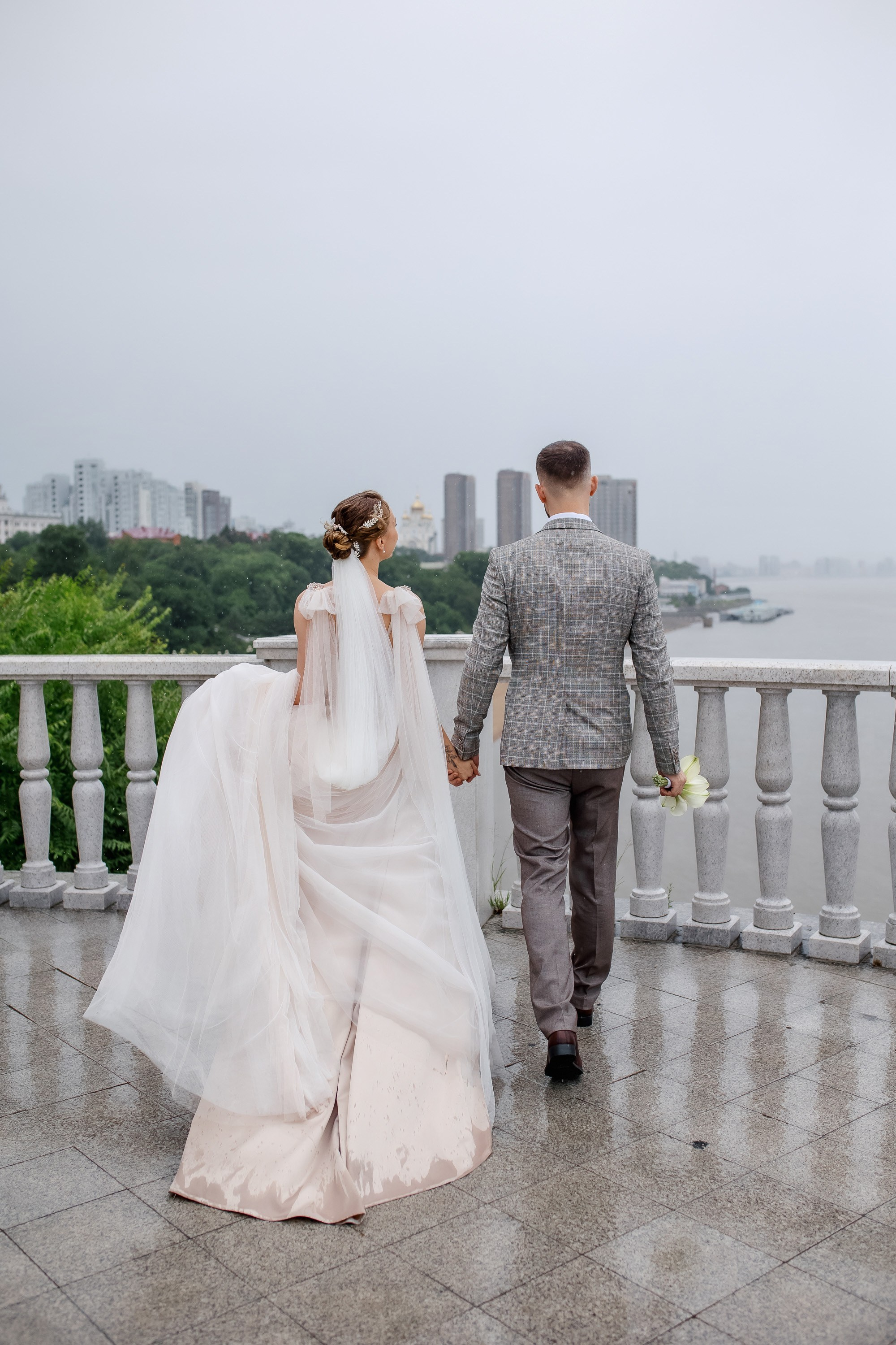 Степан и Ульяна. Утро. Загс. Прогулка. Дождь и солнце. Свадебный фотограф в Хабаровске