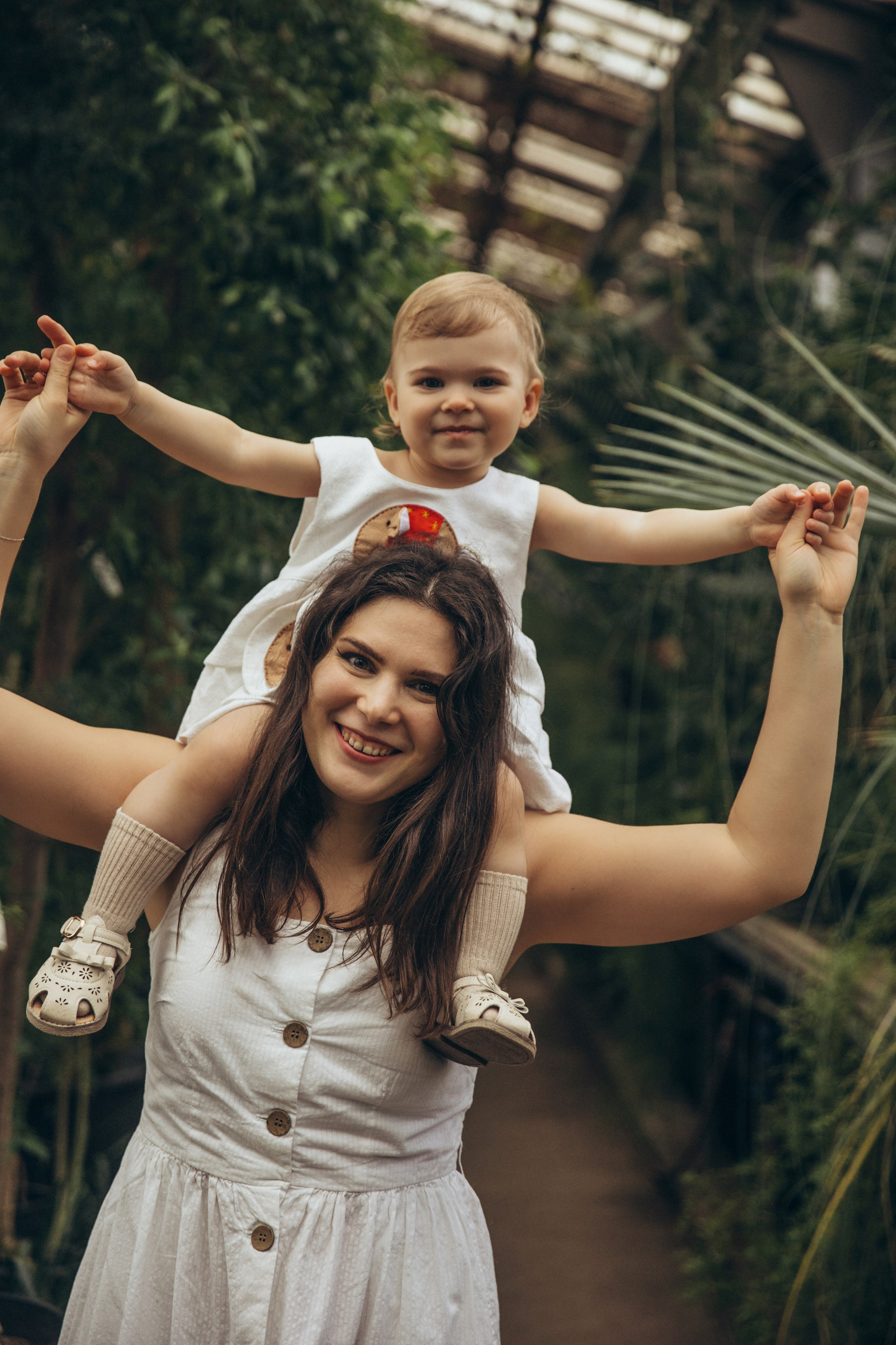 Мама и дочь оранжерея. Свадебный и семейный фотограф Москва и Московская область