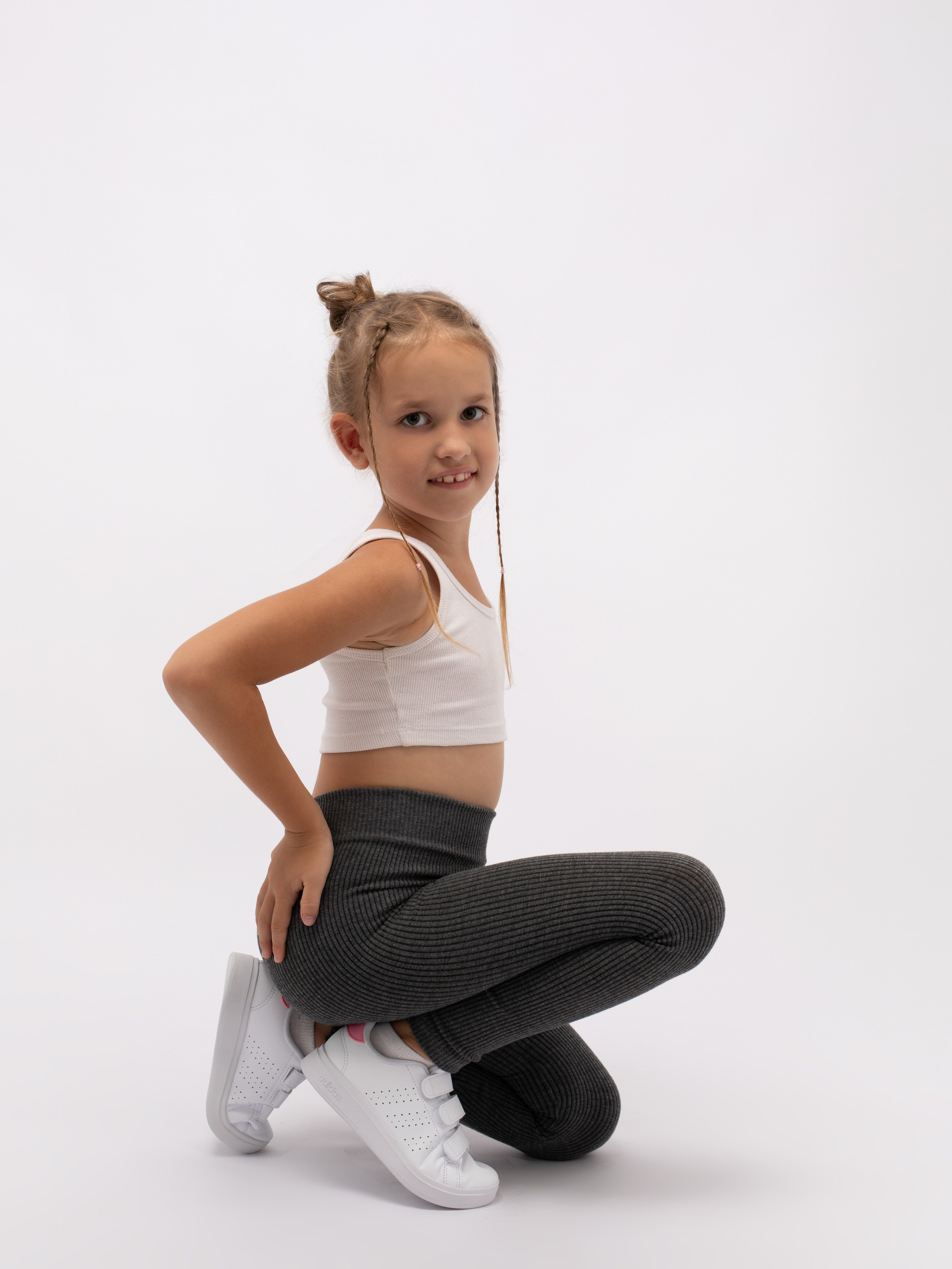 Детские лосины. Фотостудия предметной и модельной съёмки для маркетплейсов