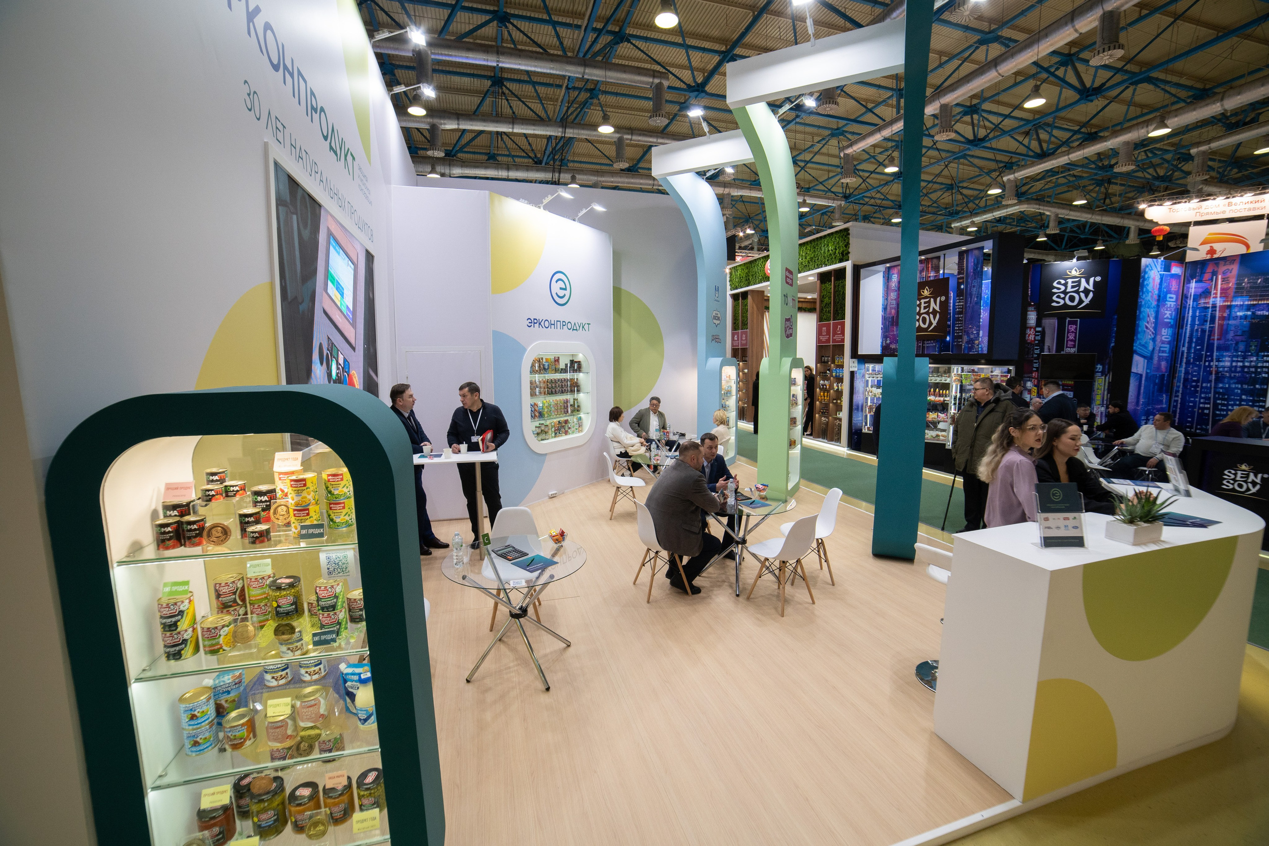 Выставочные стенды. Профессиональный портретный фотограф в Москве Владимир Глаголев