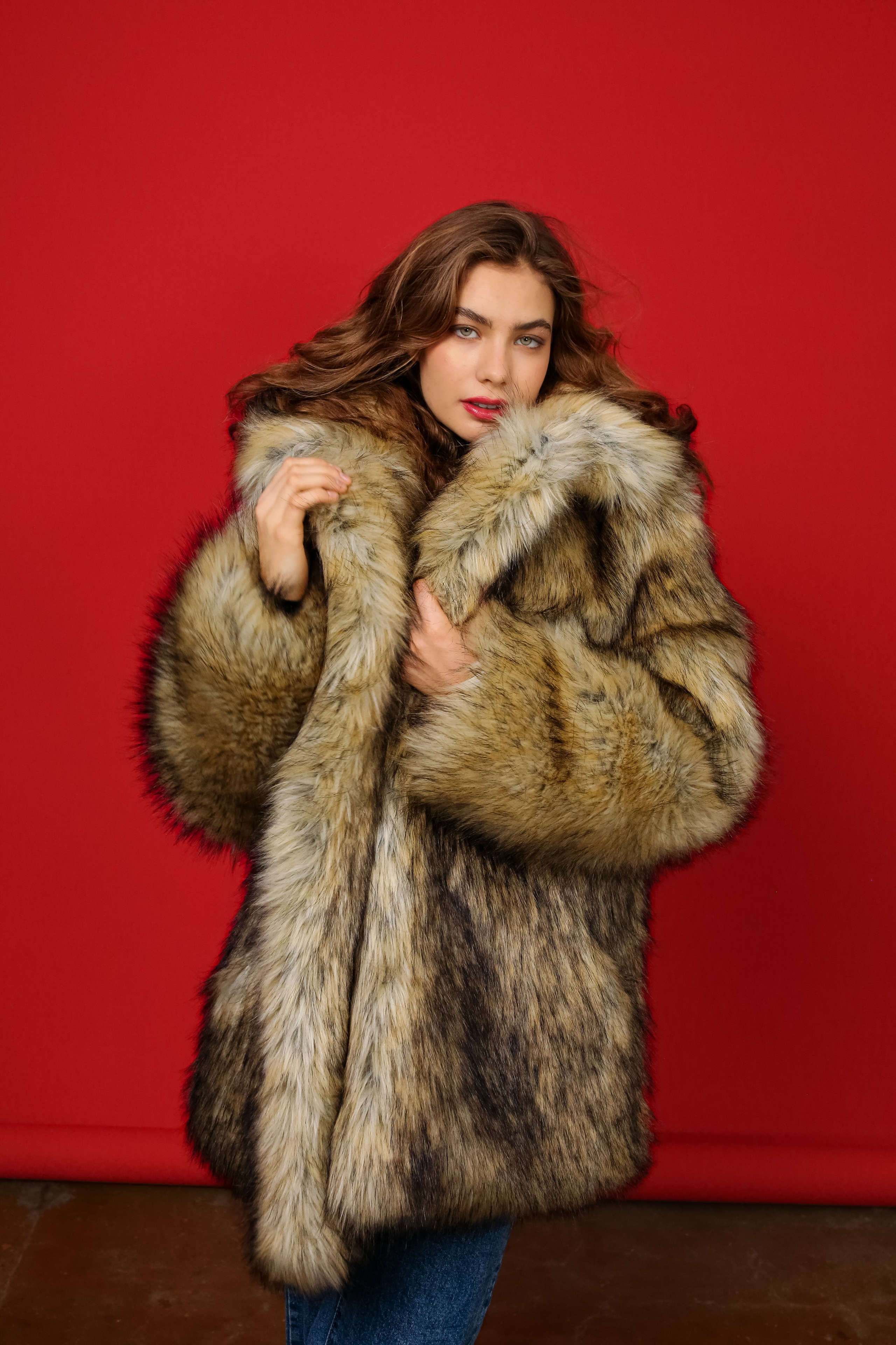 КАТАЛОГ ДЛЯ БРЕНДА ВЕРХНЕЙ ОДЕЖДЫ MISHKA. Бренд, контент фотограф в Волгограде Елена Даньшина