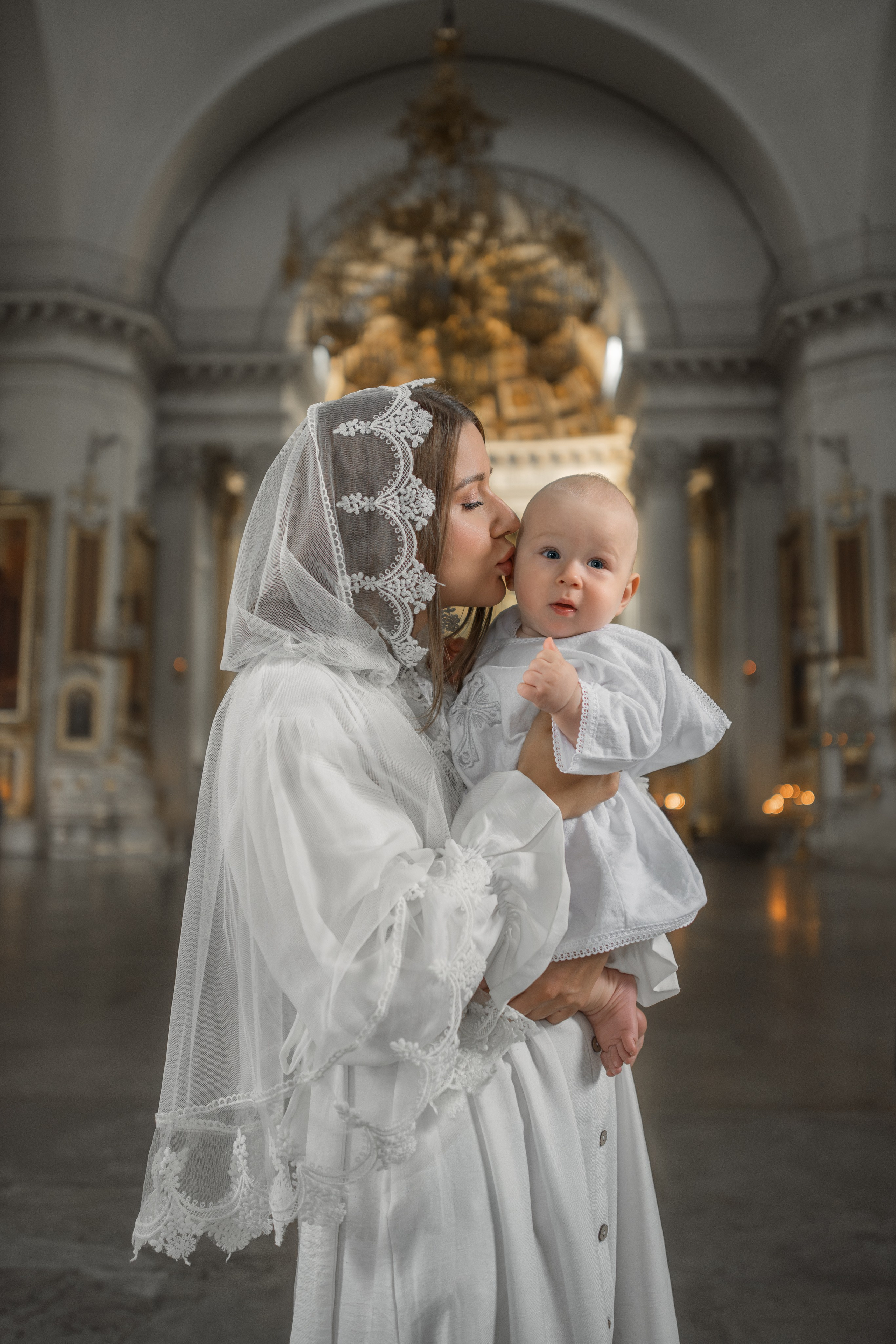Крещение в Троице-Измайловском соборе. Фотограф на крещение и венчание, семейный фотограф в Санкт-Петербурге