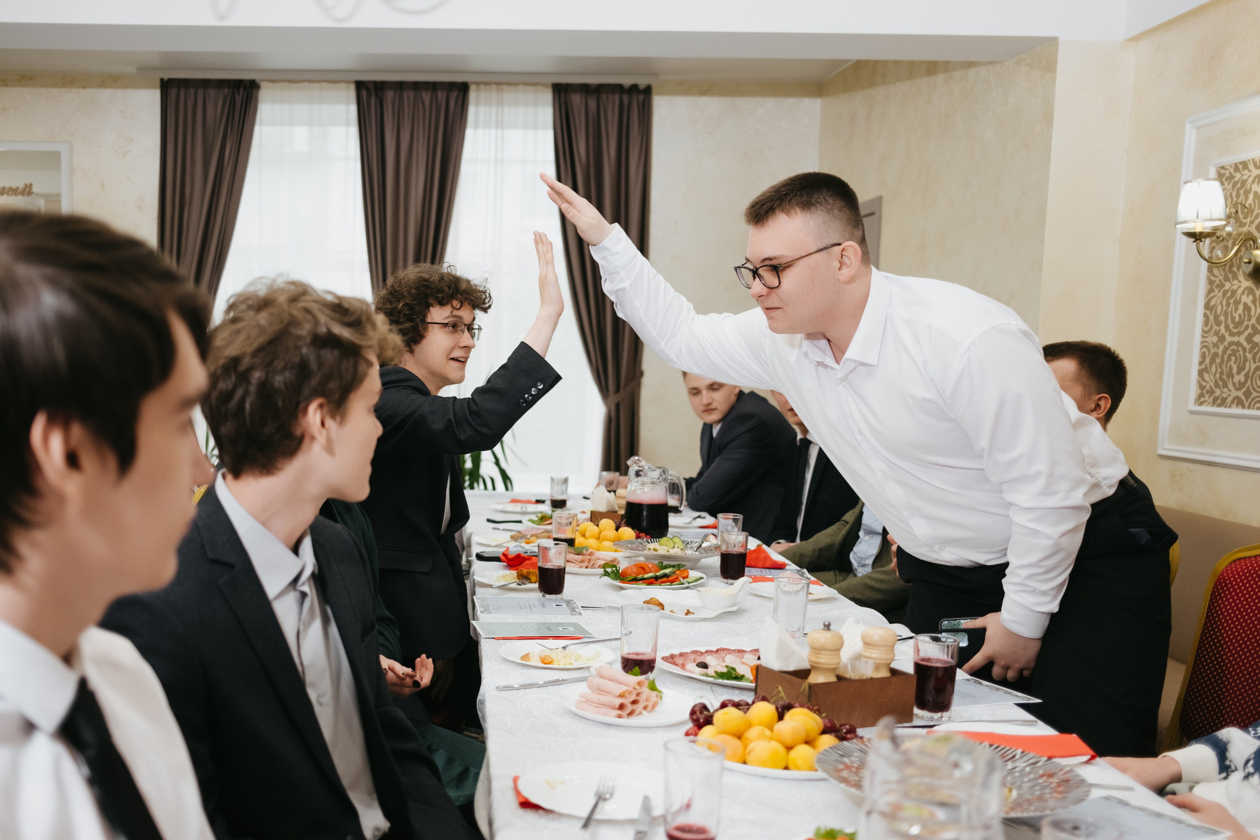 Выпускной 11 класс школы № 30. Свадебный и репортажной фотограф Денис Ожигин в Краснодаре и Краснодарском крае