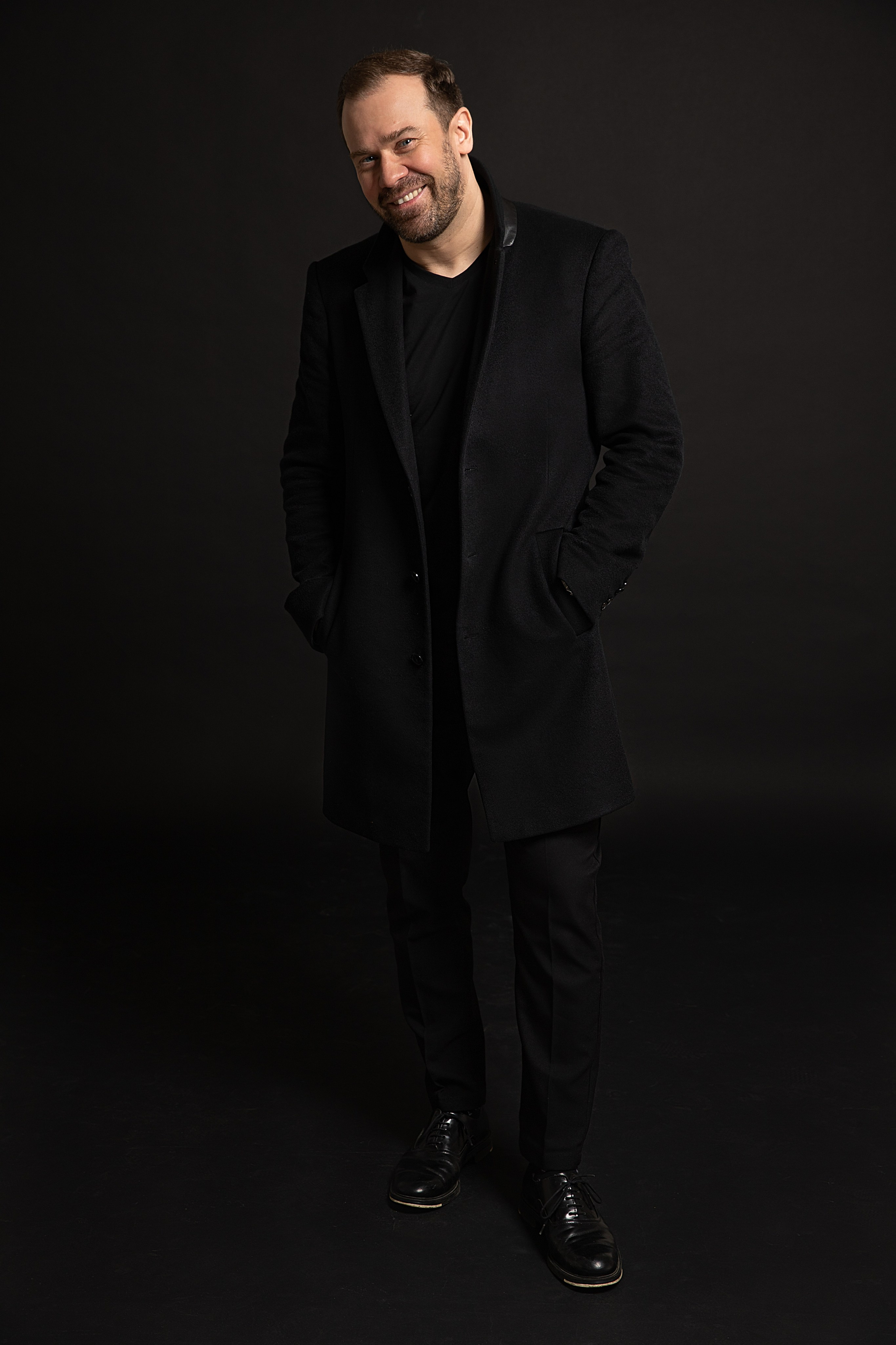 Актёрское портфолио. ФОТОГРАФ РАДОСТИ Фотосессия в студии СПб. Портретный фотограф — Юрий Торлопов