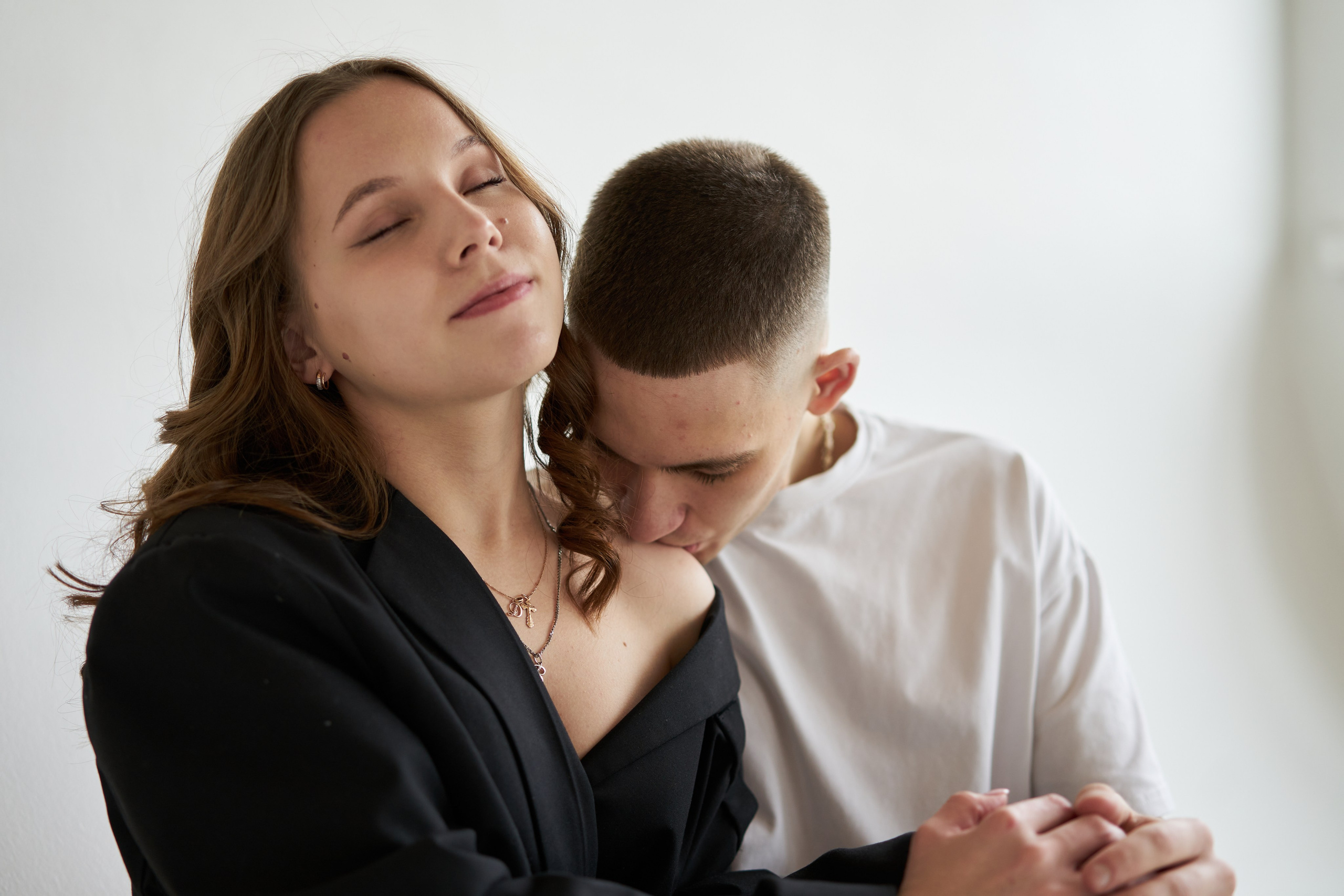 Влюбленные фотосессия в студии. Фотограф Екатеринбург Кокшарова Александра