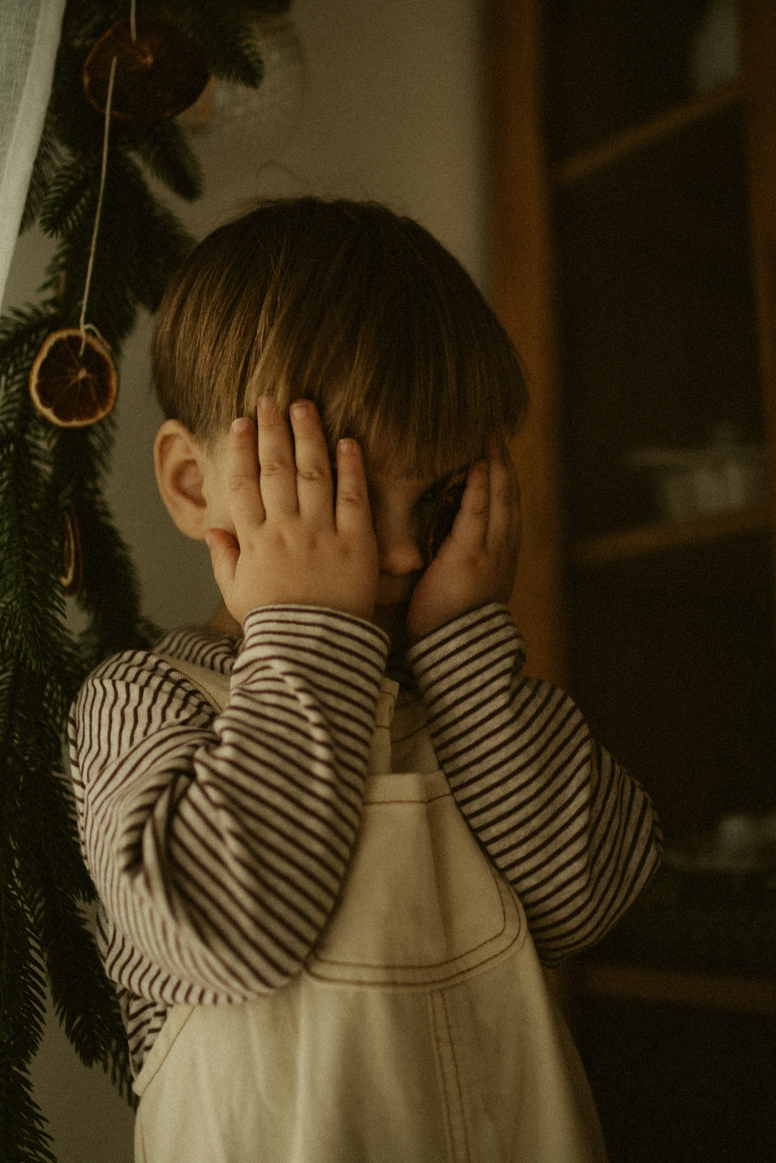 Семейная новогодняя фотосессия дома. Семейный фотограф в Краснодаре