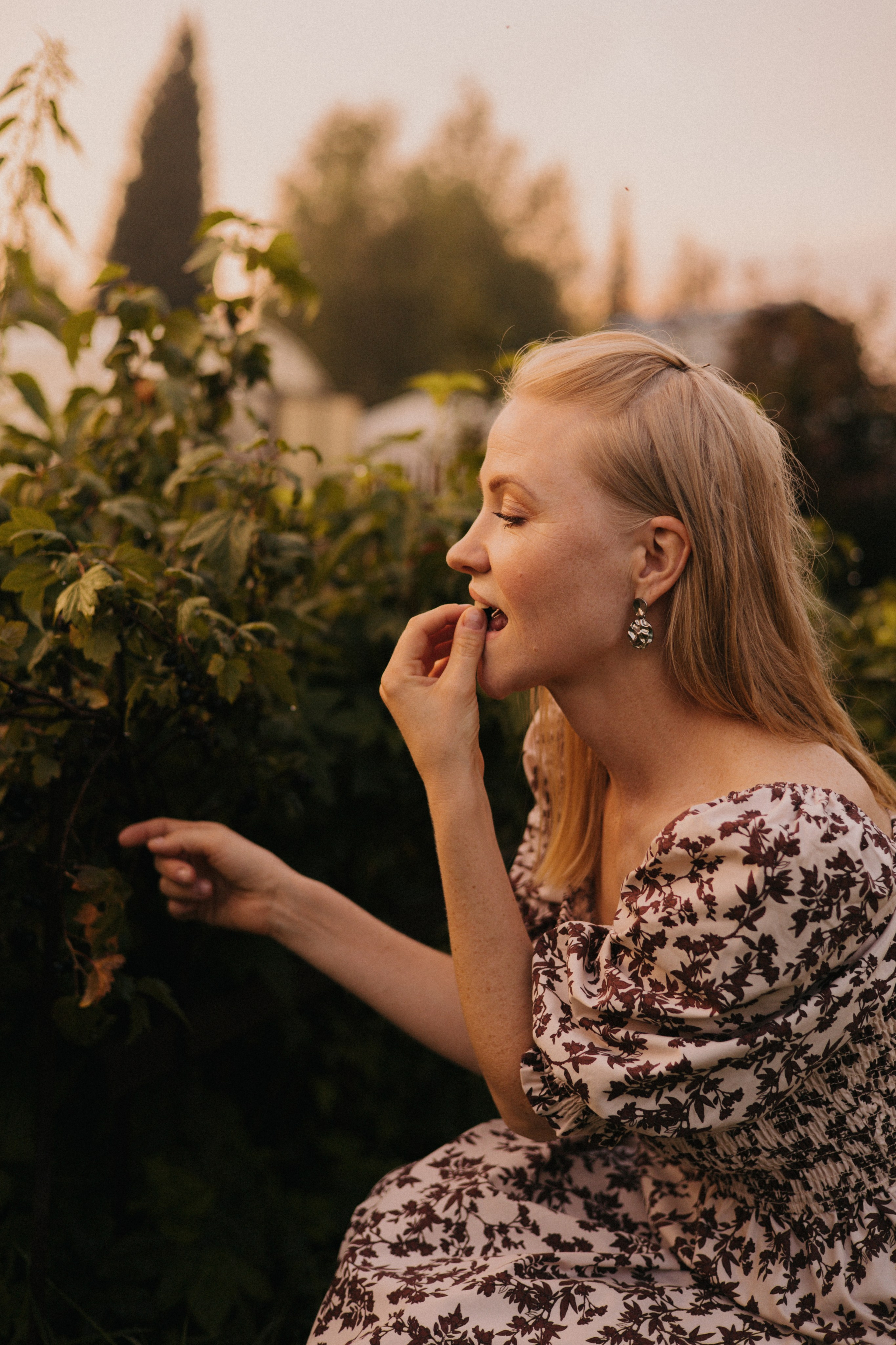 Подруги. Дача. Фотограф Настя Леонова