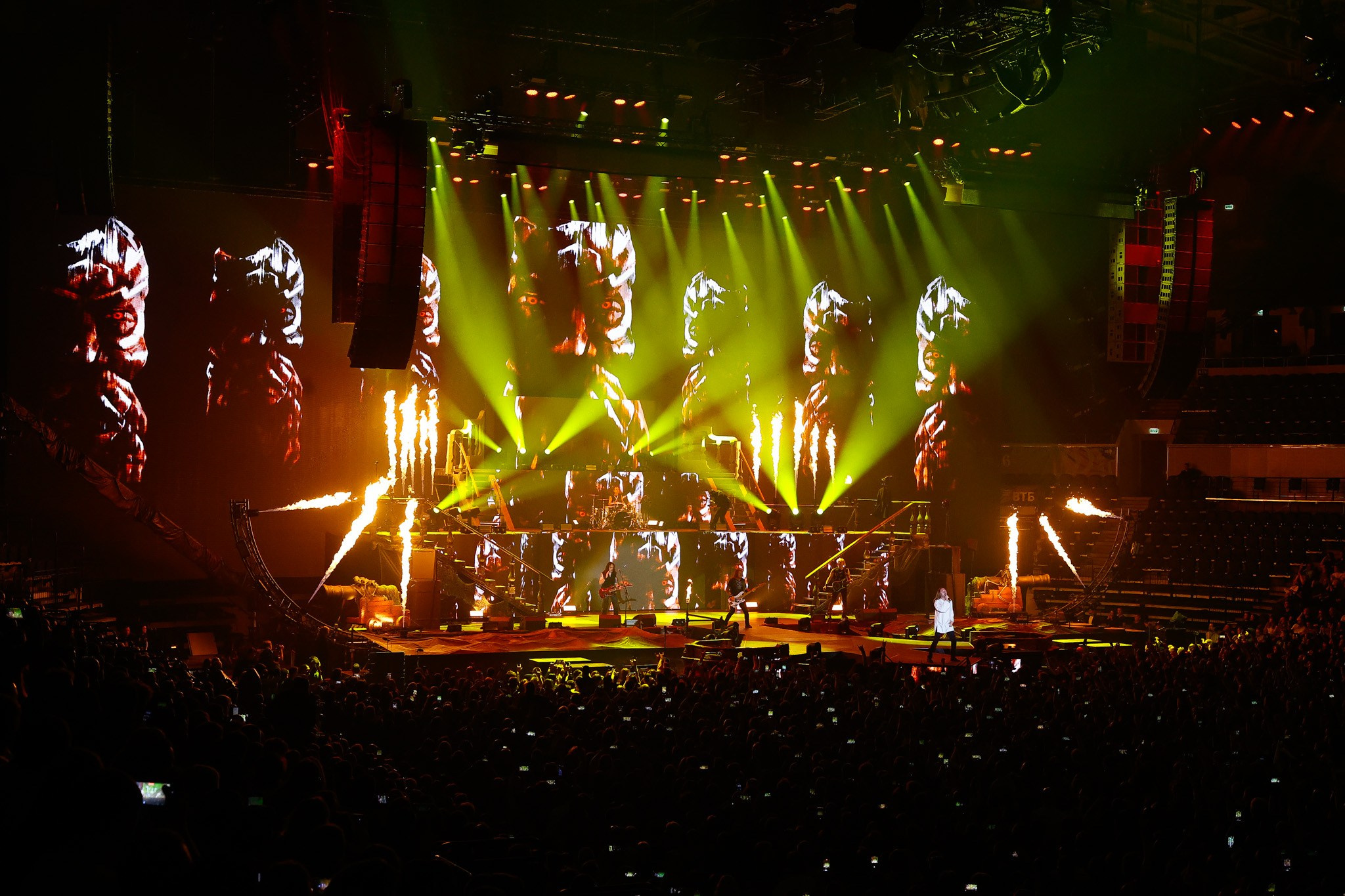 ШОУ ГОСТЬ ИЗ ЦАРСТВА ТЕНЕЙ (АРИЯ)