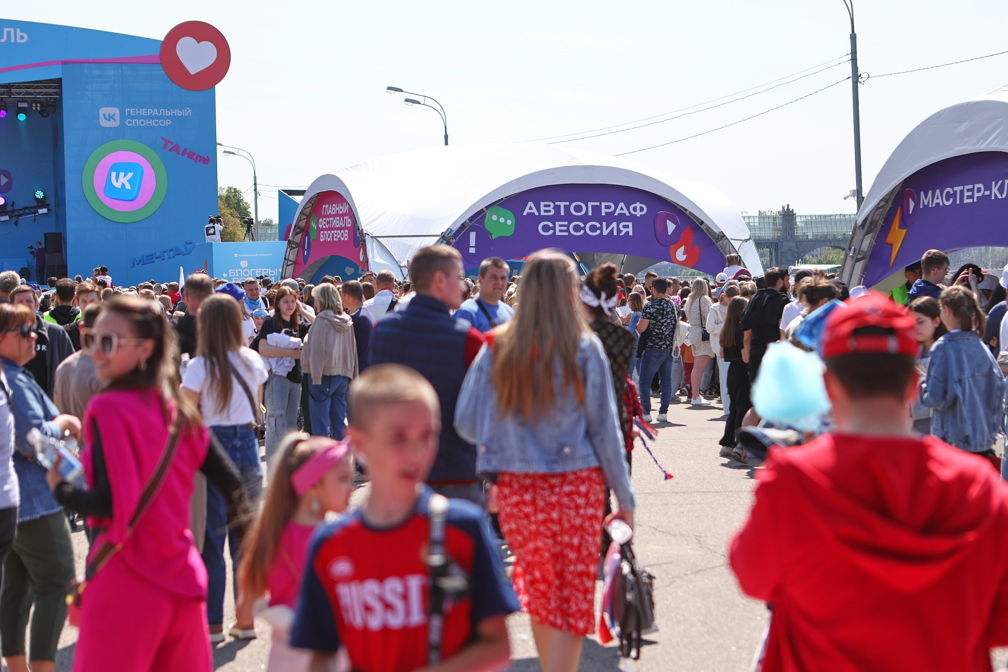 VK блоггеры России. Репортажный фотограф в Москве — Дмитрий Тарасов | Съёмка мероприятий, концертов, корпоративов