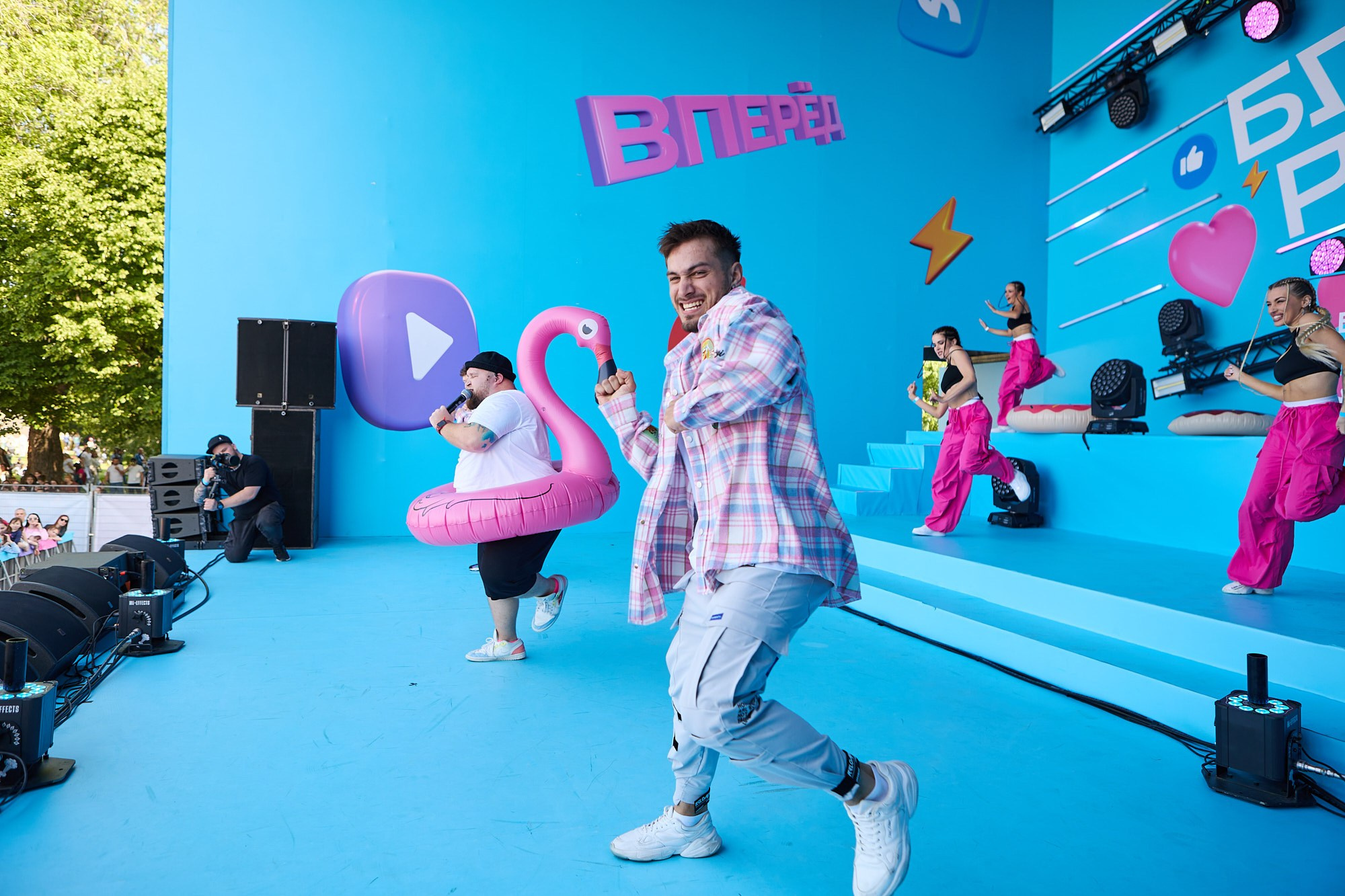 VK блоггеры России. Репортажный фотограф в Москве — Дмитрий Тарасов | Съёмка мероприятий, концертов, корпоративов