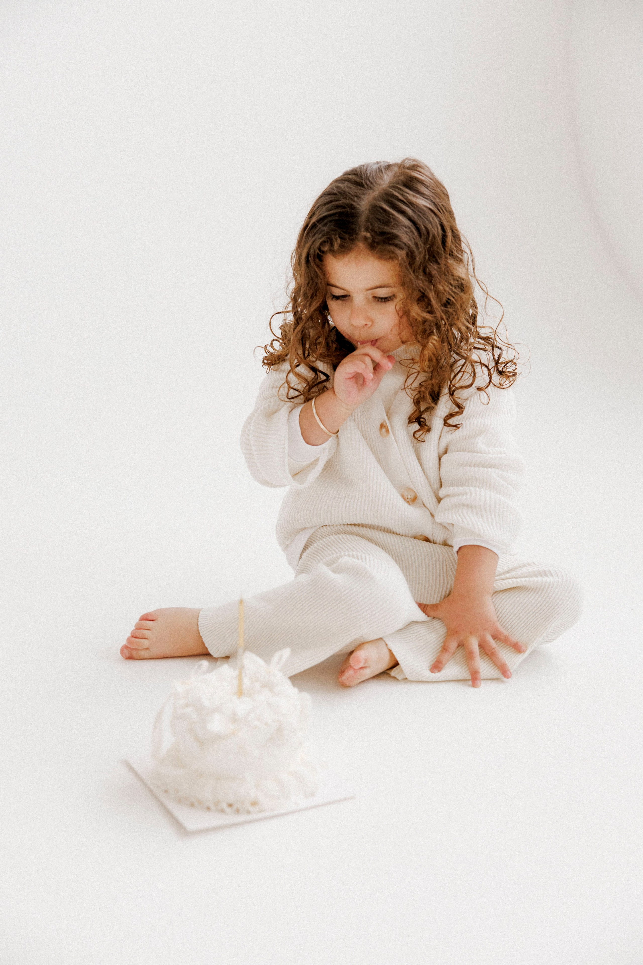 Family photoshoot in White Studio. Wedding and family photographer