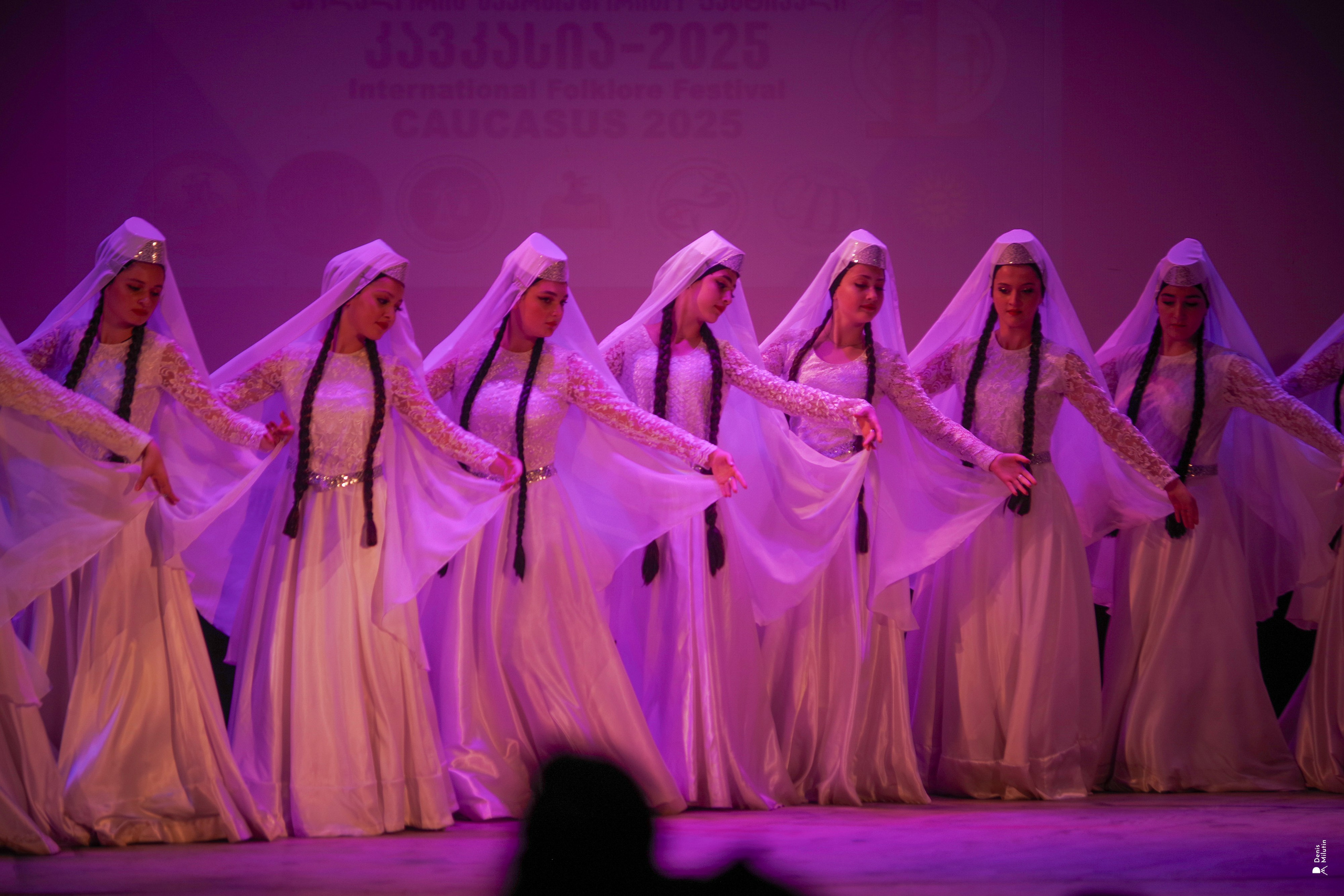 Танцы в прекрасном Они. Портретный фотограф Денис Милютин