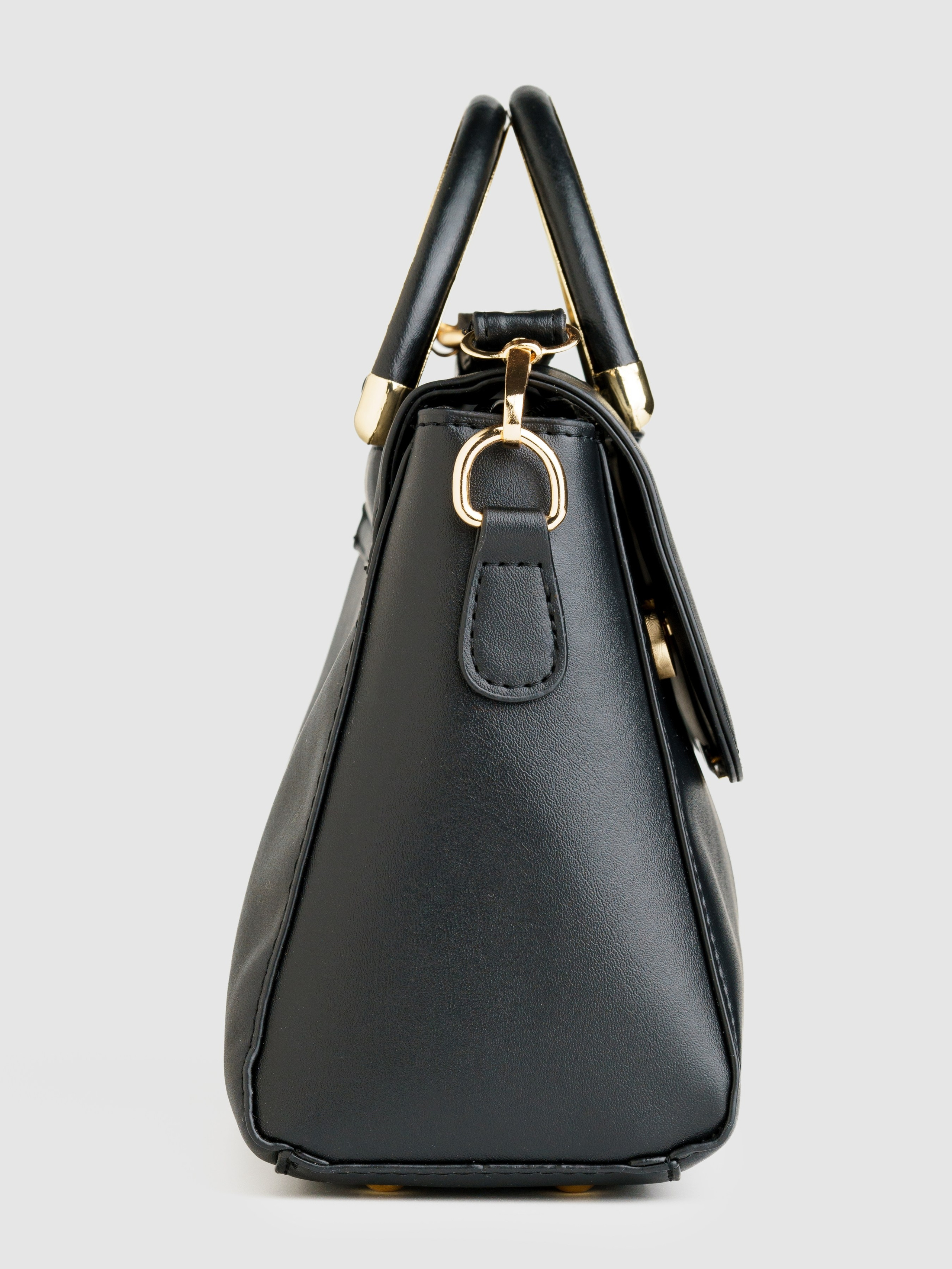 Предметная съемка сумок. KED Production — продакшн из СПб. Создаём фото, видео и контент, который помогает брендам и селлерам продавать больше