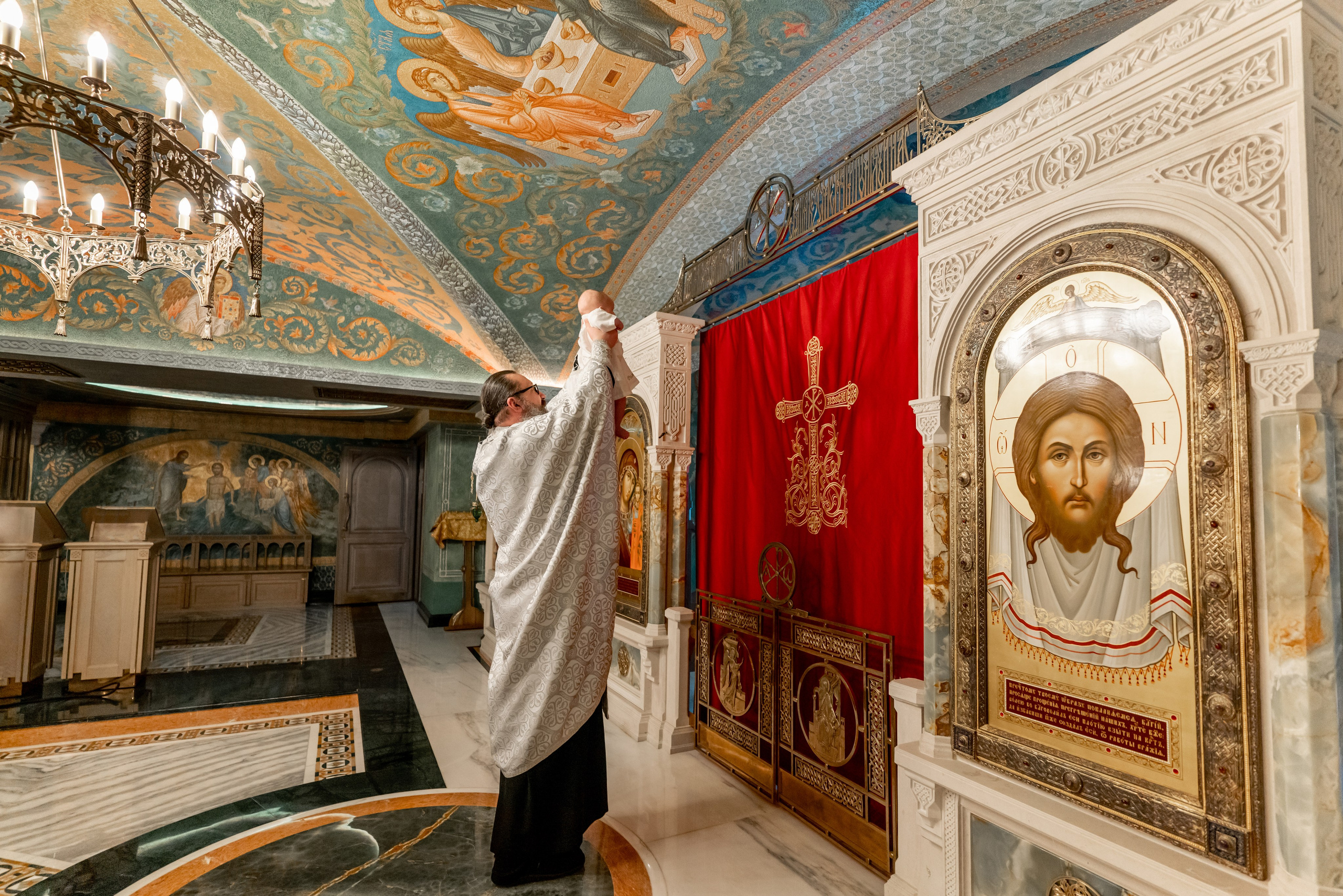 Крещение в Сретенском монастыре. Фотограф \ Видеограф на Крещение, Венчание Москва