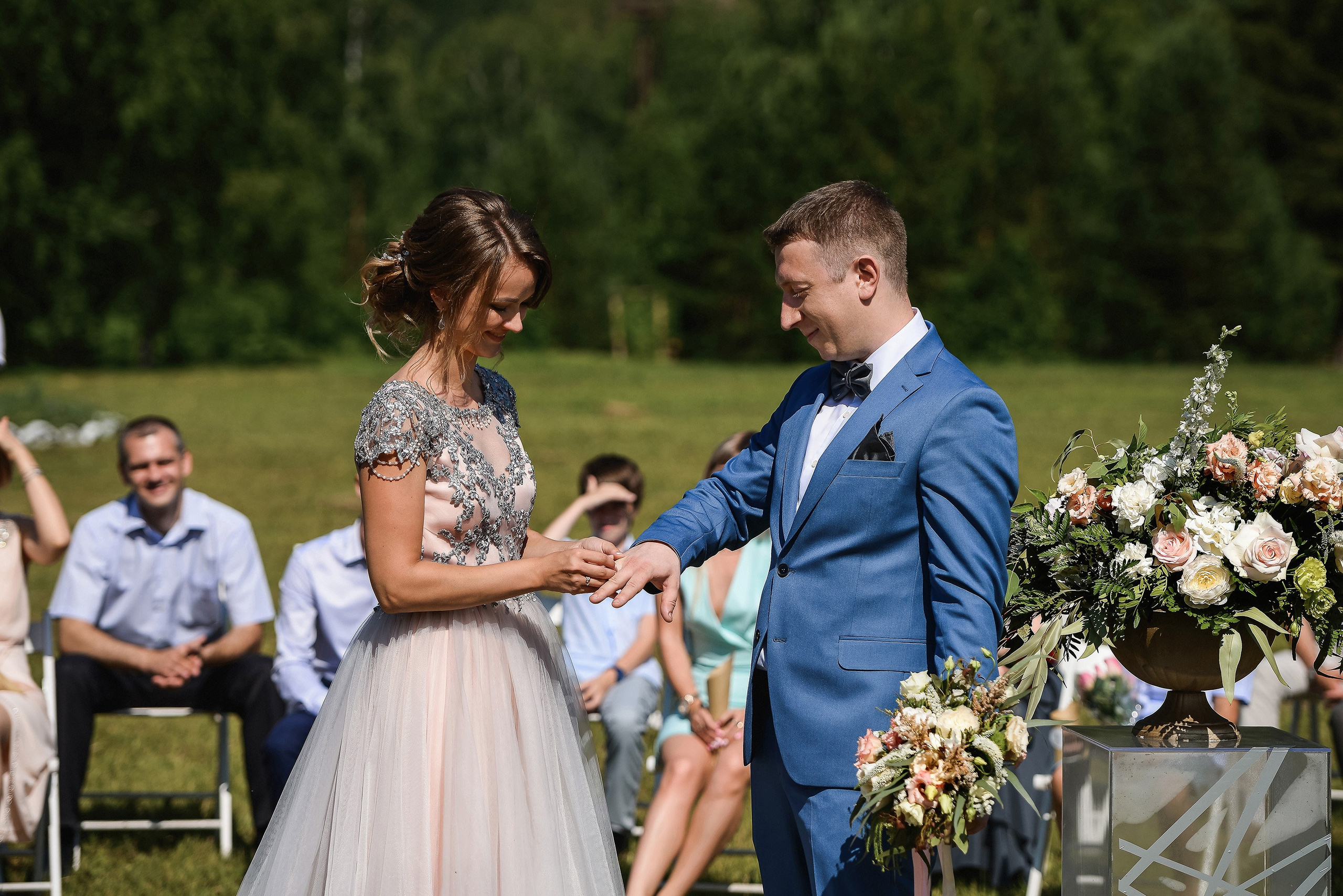 💐 Радик и Яна — душевная загородная свадьба в Villatic | Теплые фото под Красноярском. 📸 Свадебный и семейный фотограф в Красноярске Тихомиров Евгений | 17 лет опыта | 800+ свадеб