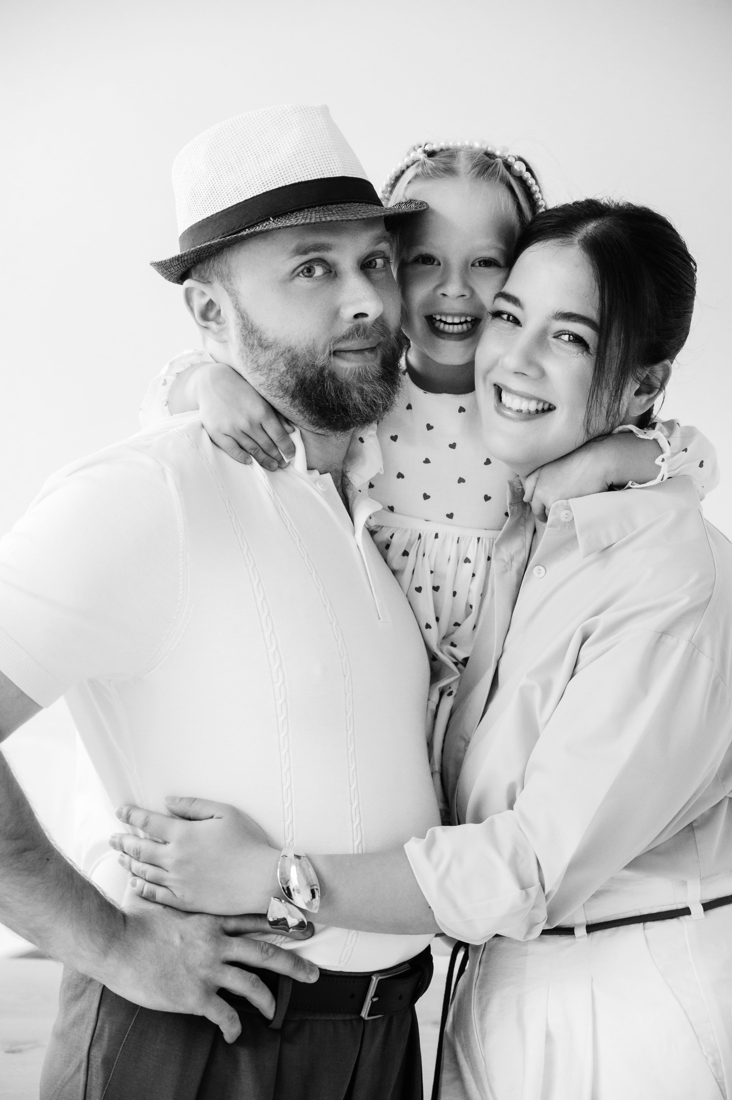 Алина. Профессиональный фотограф беременности в СПБ. Стильные фотосессии беременности в стиле минимализм и классическая фотография