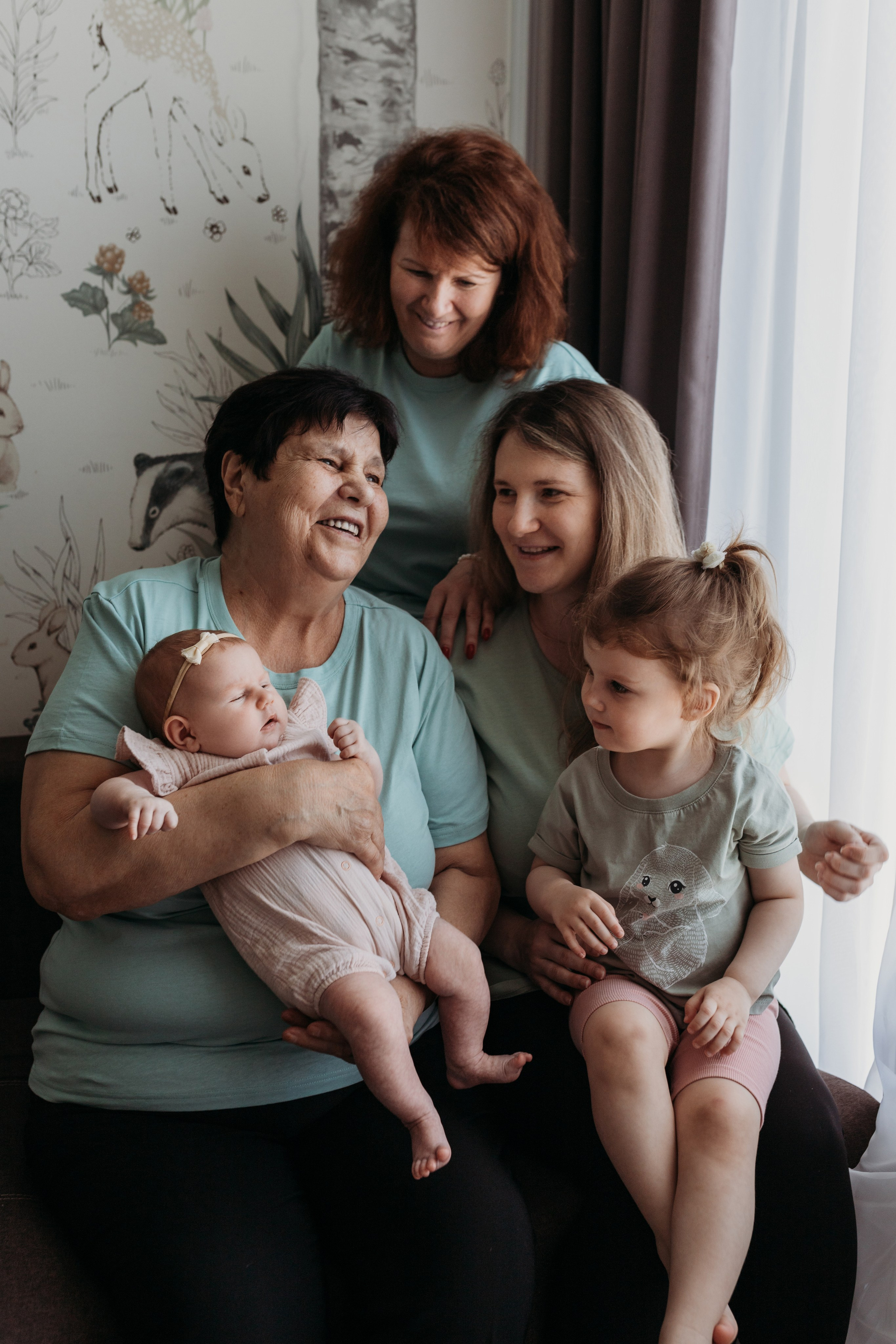 Женская линия. Фотограф новорожденных в г. Барнаул Ренпенинг Катерина