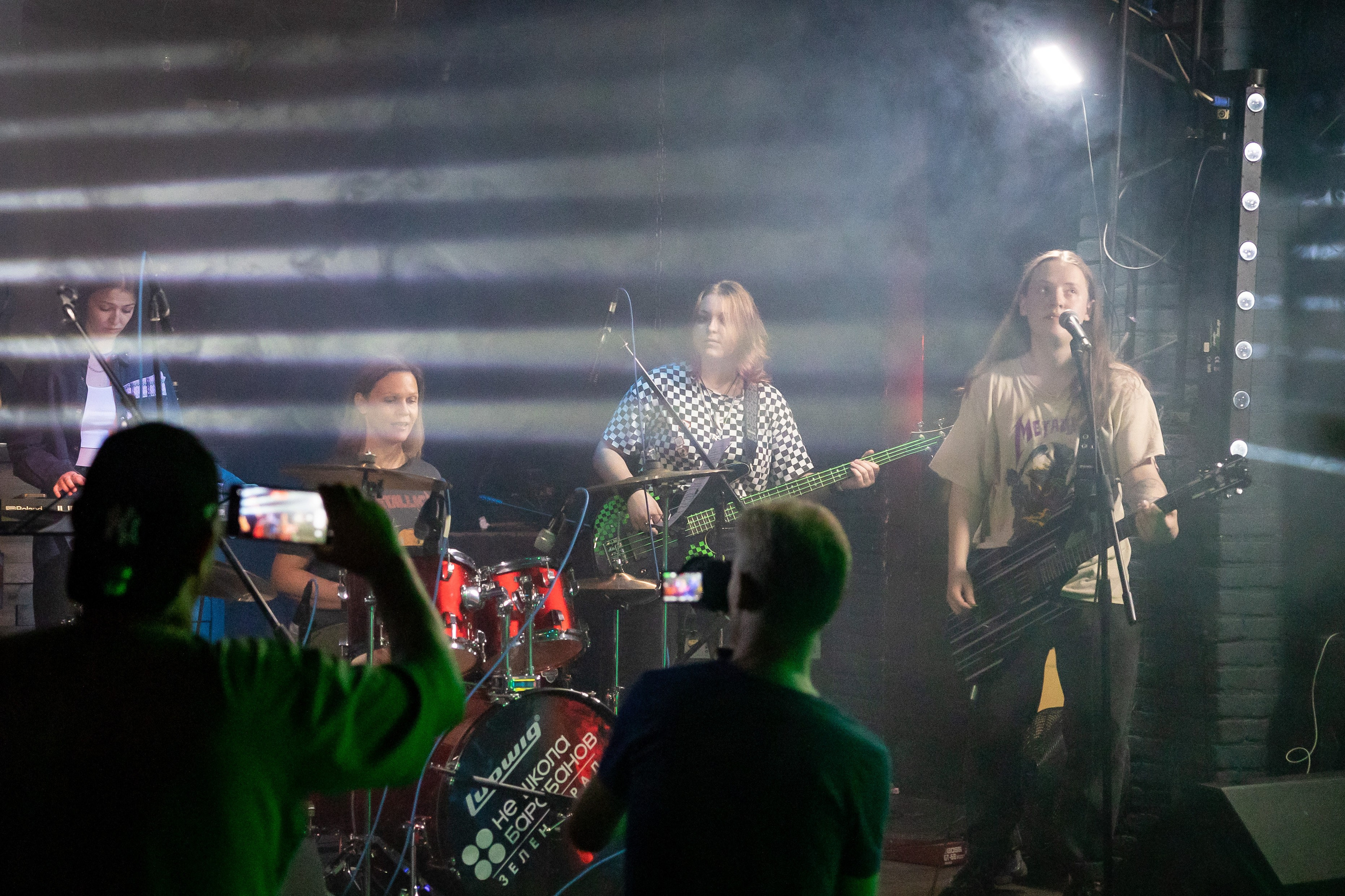 Концерт «Не Школа Барабанов» в Клубе «SOVA». Фотограф Владимир Охрименко