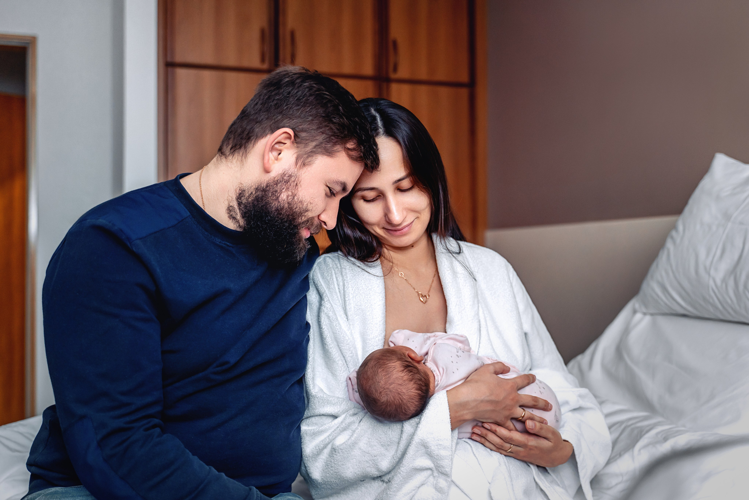 Выписка из роддома Лапино. Фотограф на выписку из роддома Москва. Фотограф \ Видеограф на Крещение, Венчание Москва| Семейные съемки