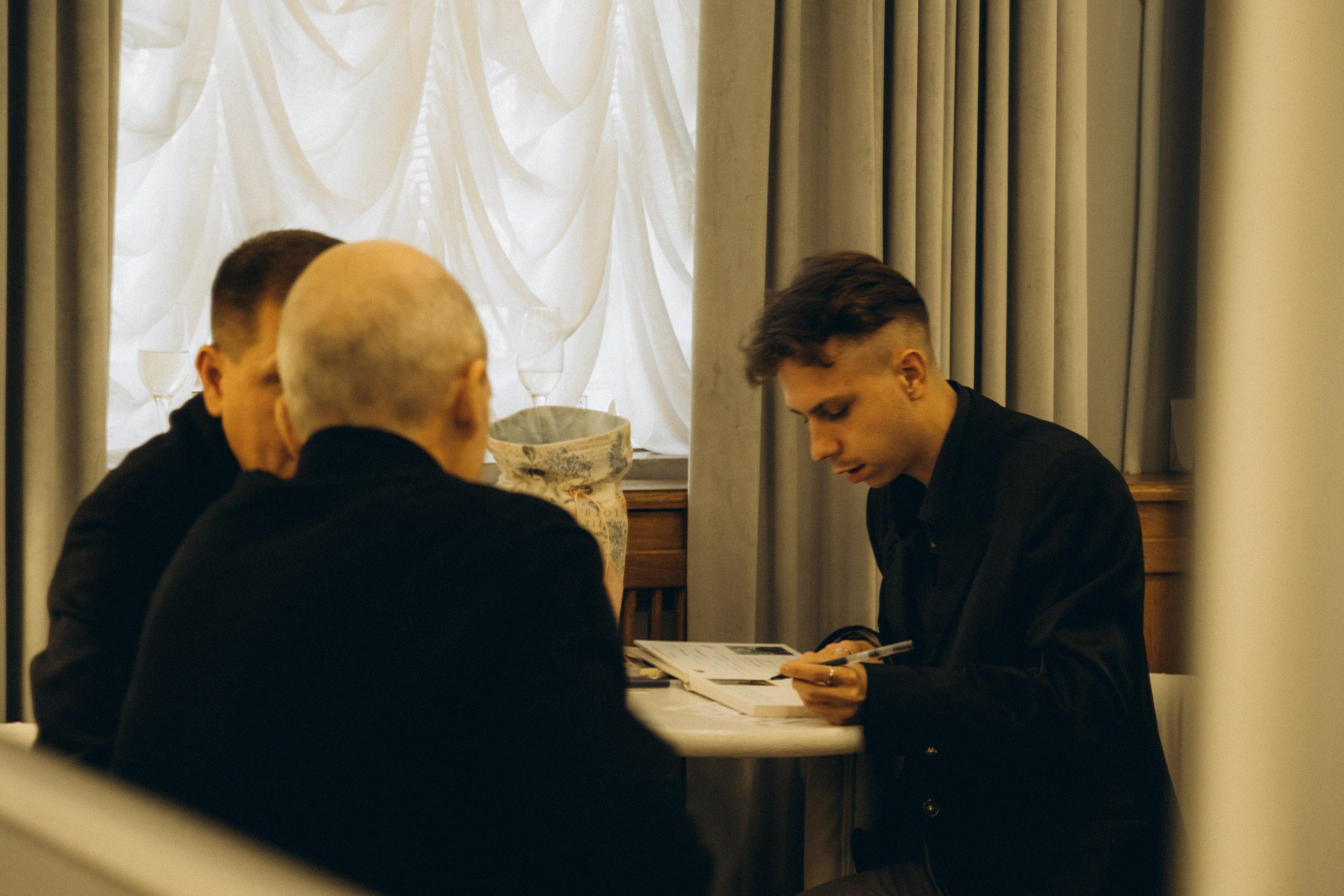 СЬЕМКА РЕПОРТАЖ В ЗАГСЕ (2 ДВОРЕЦ). Профессиональный фотограф, Санкт-Петербург — Виктория Богомолова