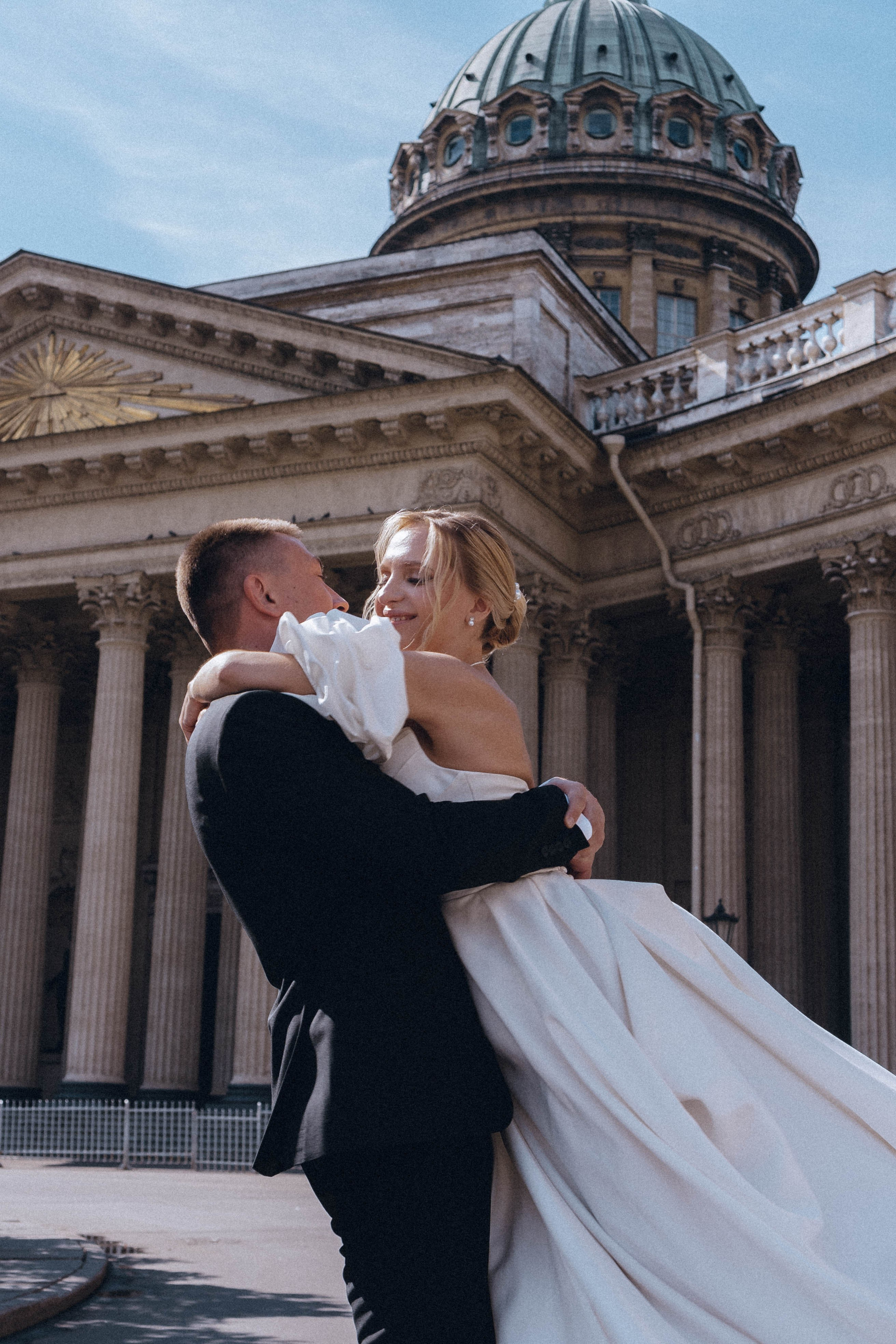 СВАДЕНБНАЯ СЬЕМКА НА КАТЕРЕ ПО КАНАЛАМ САНКТ-ПЕТЕРБУРГА И В АКВАТОРИИ НЕВЫ. Профессиональный фотограф, Санкт-Петербург — Виктория Богомолова