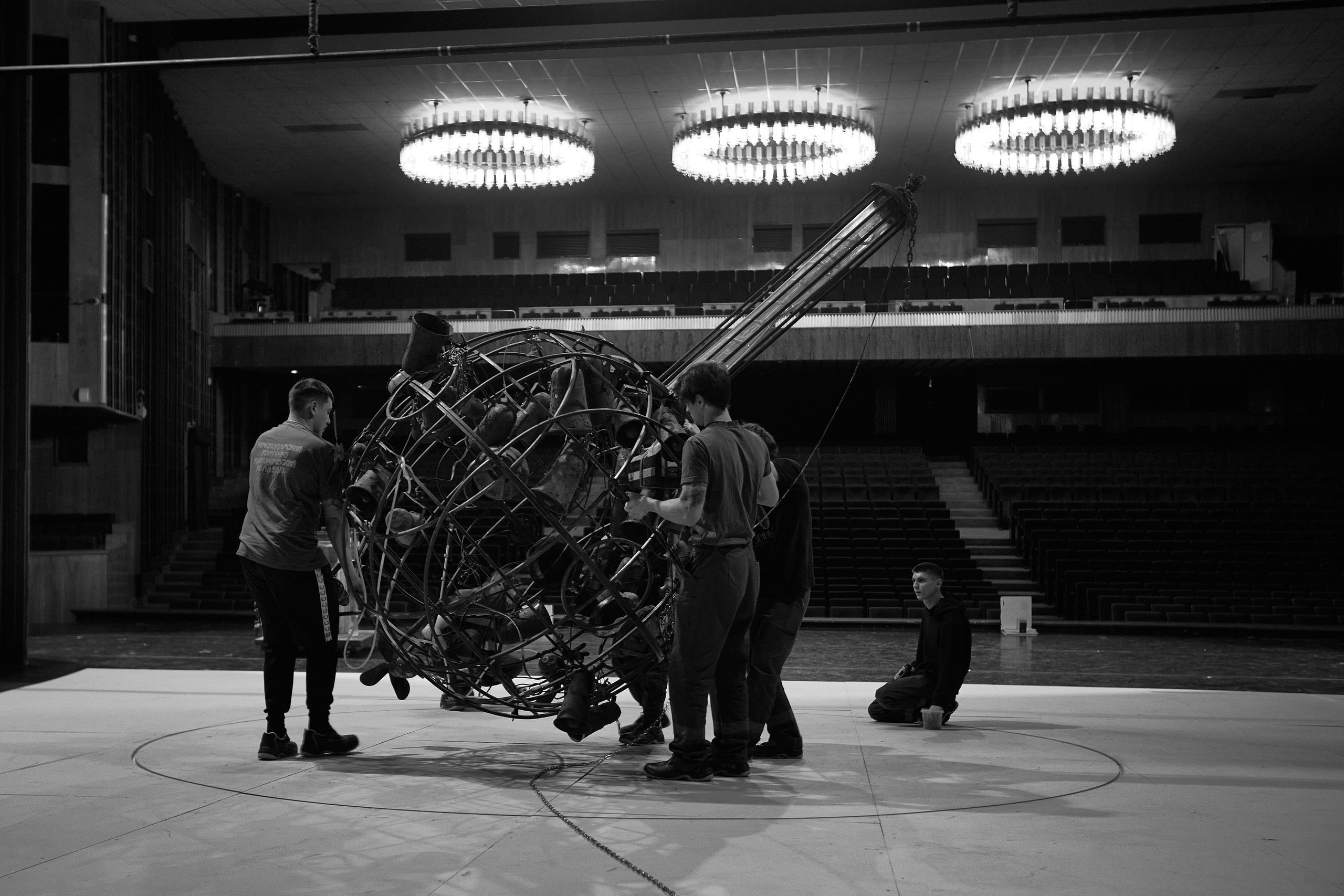 Монтаж спектакля Двойник. Фотограф Юлия Маринина